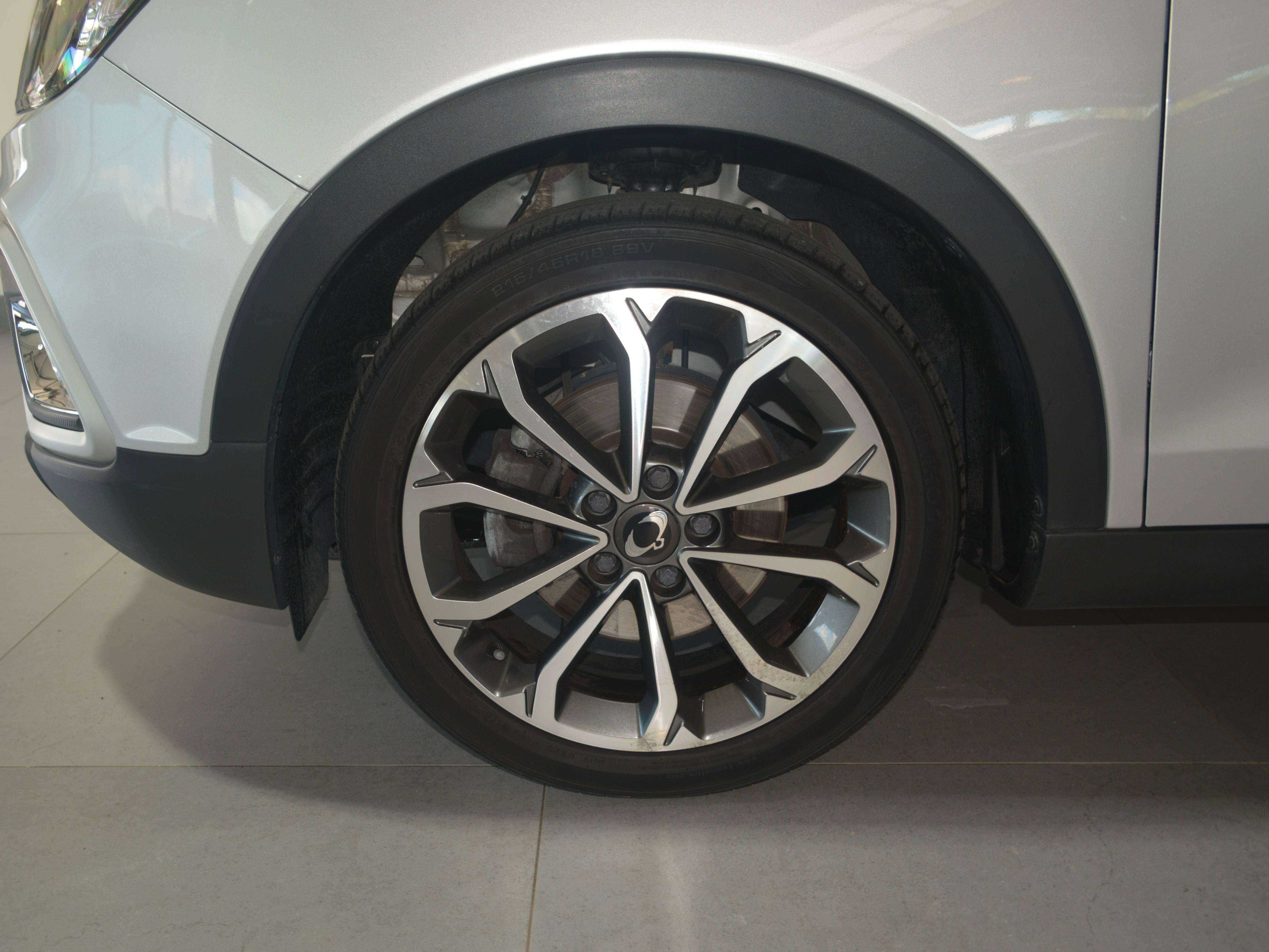 SsangYong XLV XLV 1.6i e-XGi 2WD Crystal /  LEDER / NAVI + CAMERA / FULL