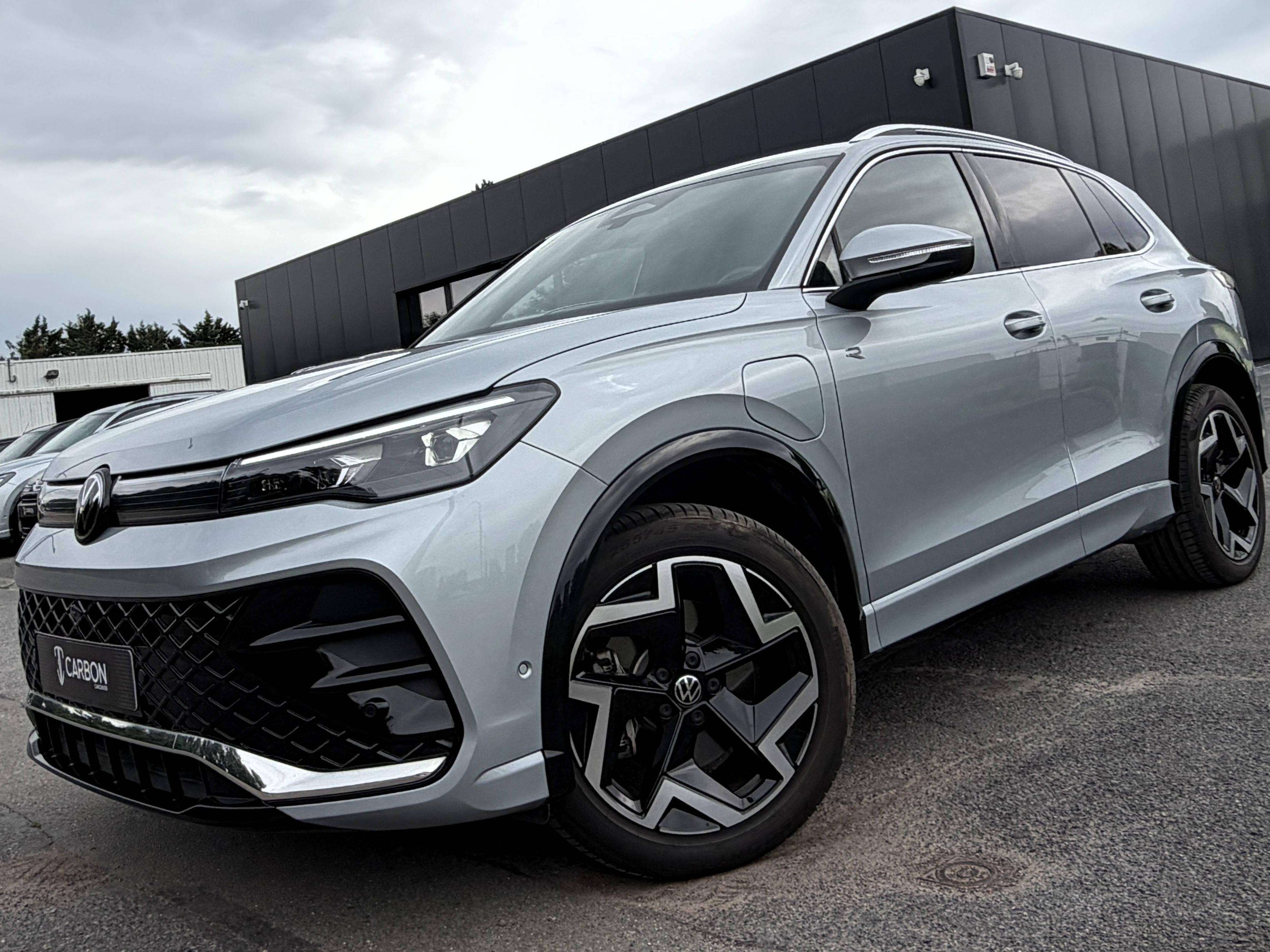 Volkswagen Tiguan eHybrid 1.5 TSI R-Line DSG BLACK PACK/FULL CUIR/HEAD-UP/KEYLESS/SIEGES CHAUFF-VENTILLE/GARANTIE