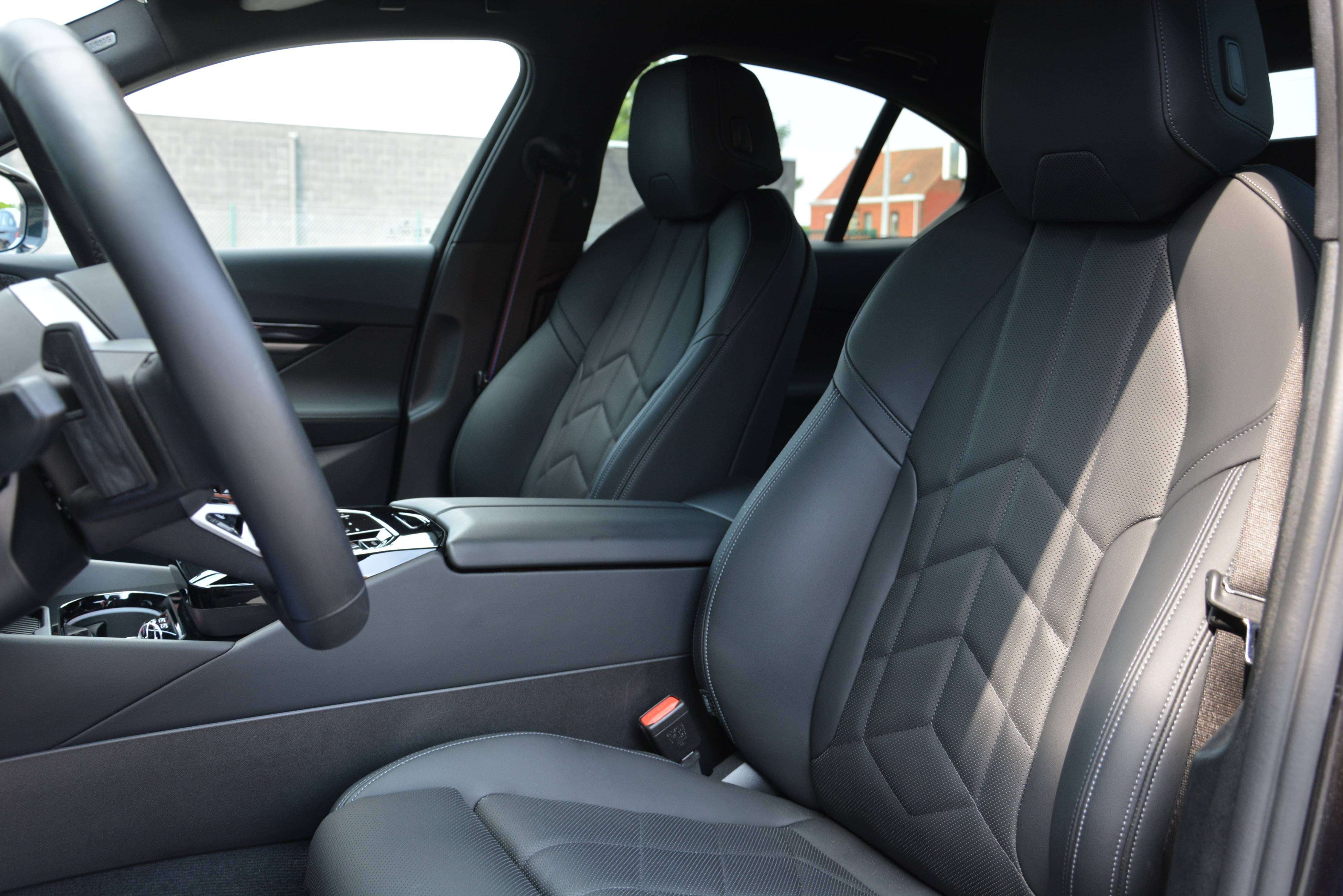 BMW 530 e M-Sport Pro/ACC/HUD/H&K/360cam/Keyless