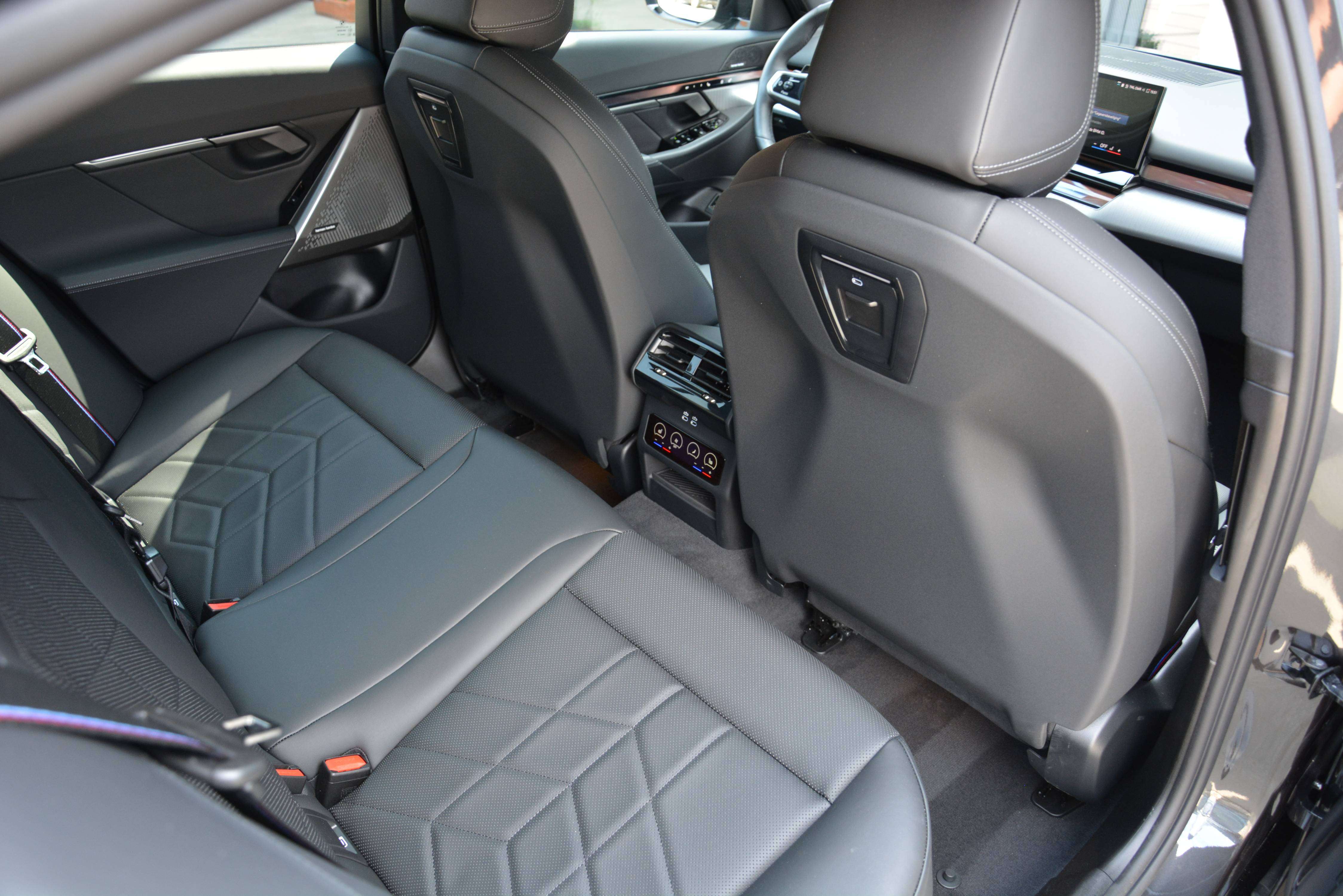 BMW 530 e M-Sport Pro/ACC/HUD/H&K/360cam/Keyless
