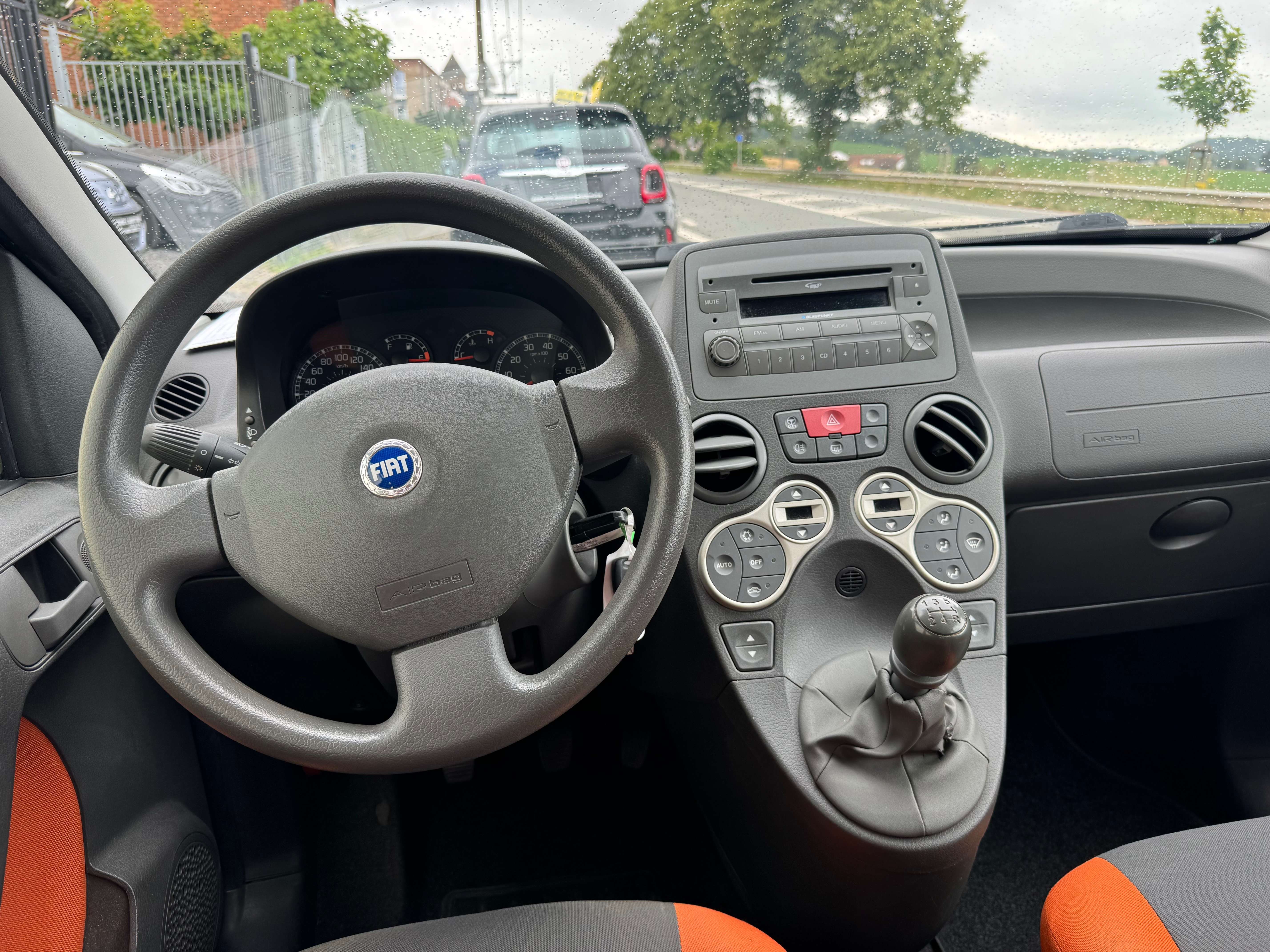 Fiat Panda 1.2i garantie 1 an carnet entretien complet