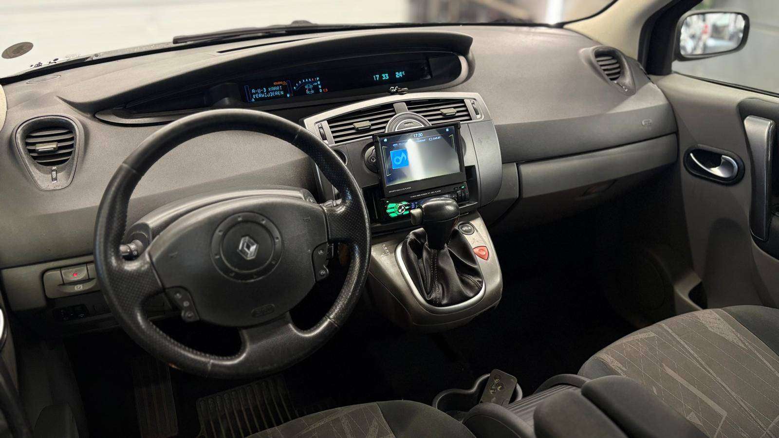 Renault Megane scenic benzine eur4 automaat bj2004 7zit