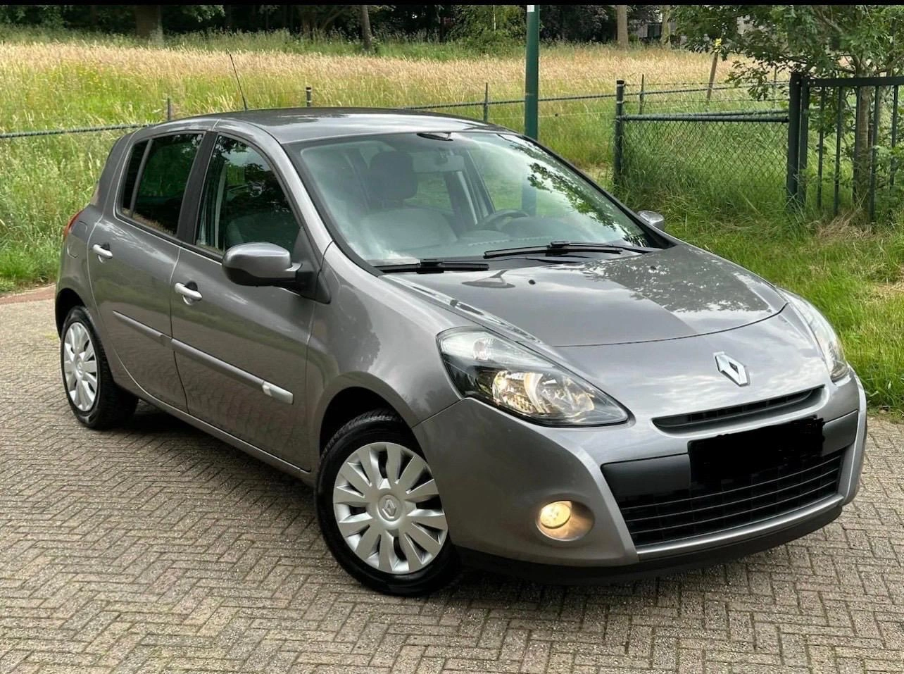 Renault Clio III (2) 1.5 DCI 90 EXPRESSION CLIM 5P ECO2 EURO5