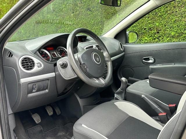 Renault Clio III (2) 1.5 DCI 90 EXPRESSION CLIM 5P ECO2 EURO5