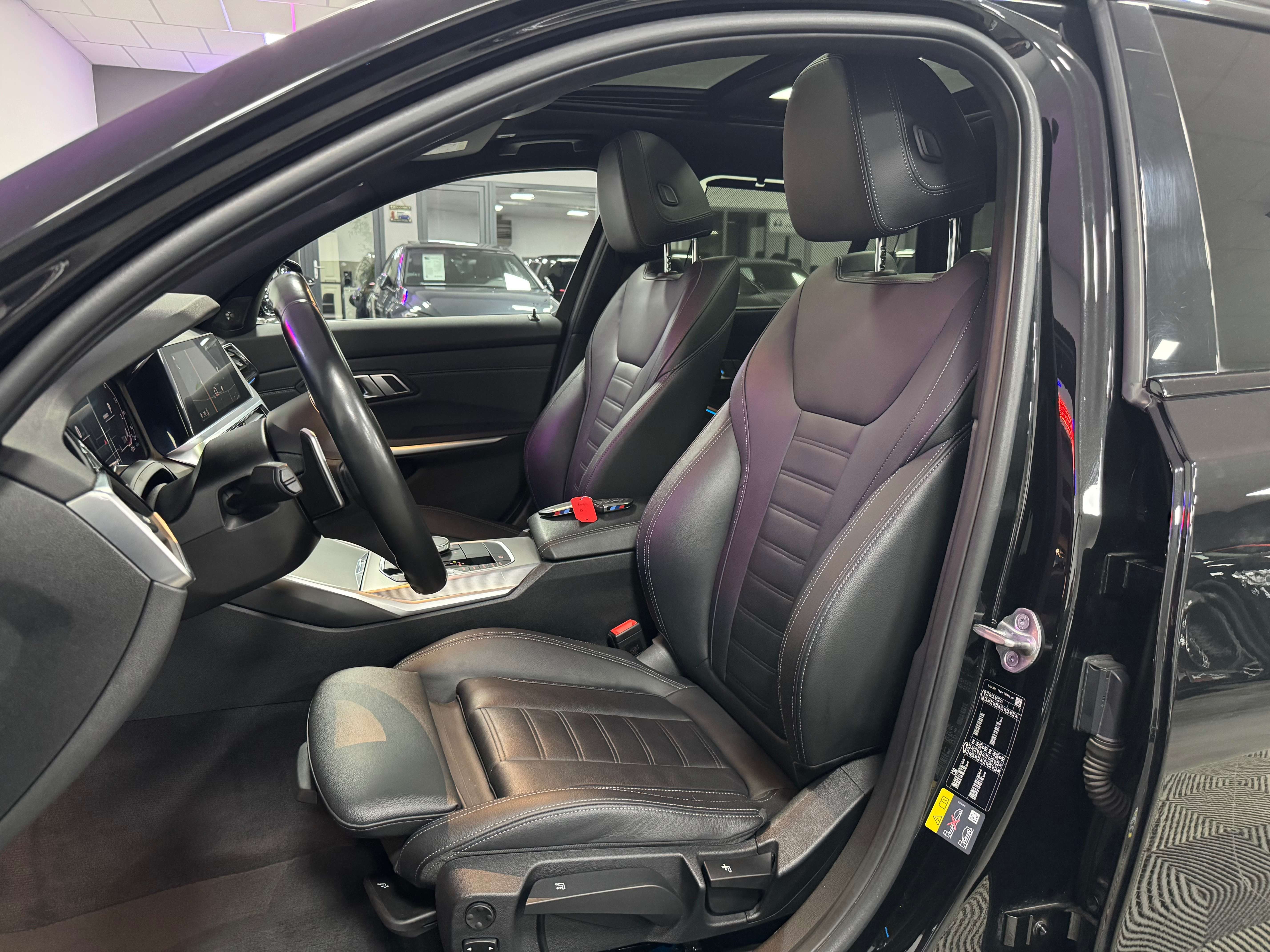BMW 330 e Pack-M Performance Full 12 mois garantie