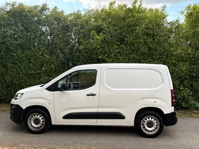 Citroen BERLINGO VAN M 650KG HDI 130CH  EAT8 PREMIUM CONNECT * 2023 * 3 PLACES