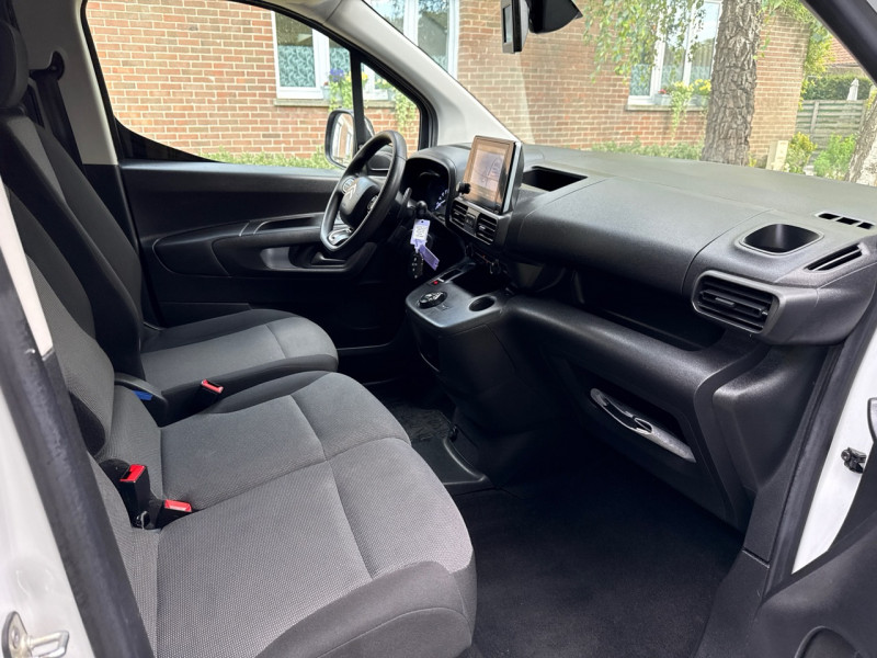Citroen BERLINGO VAN M 650KG HDI 130CH  EAT8 PREMIUM CONNECT * 2023 * 3 PLACES