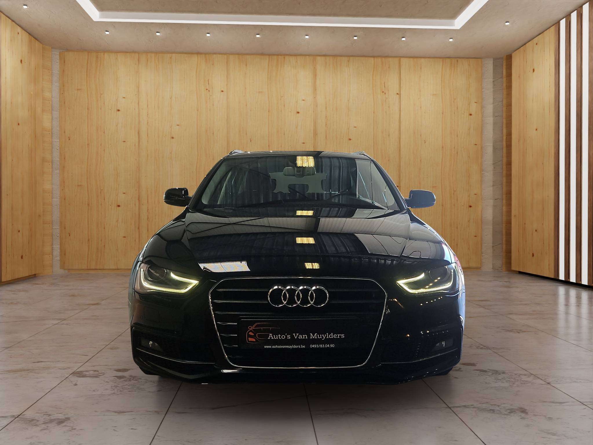 Audi A4 1.8 TFSI    S-LINE