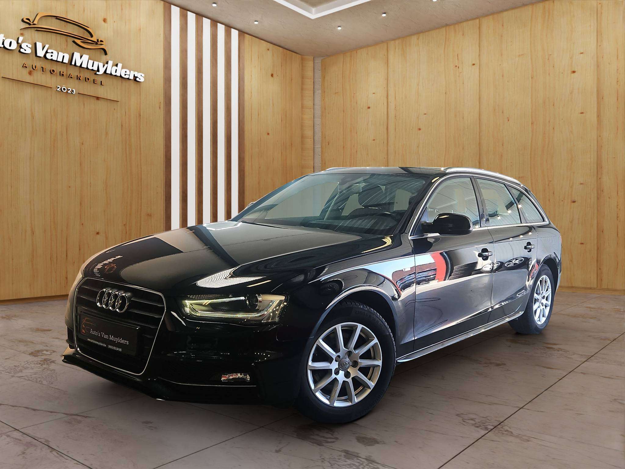 Audi A4 1.8 TFSI    S-LINE