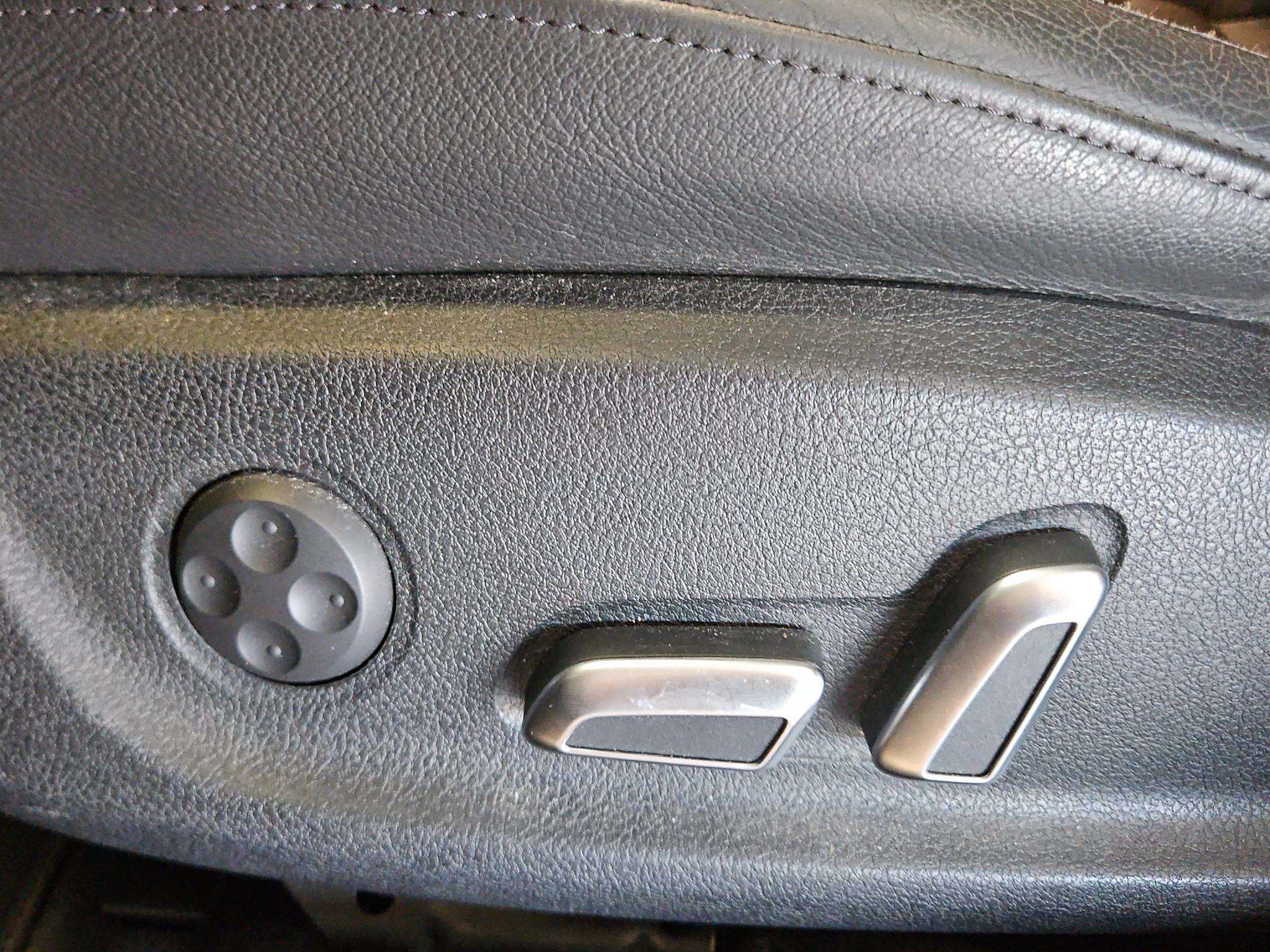 Audi A4 1.8 TFSI    S-LINE
