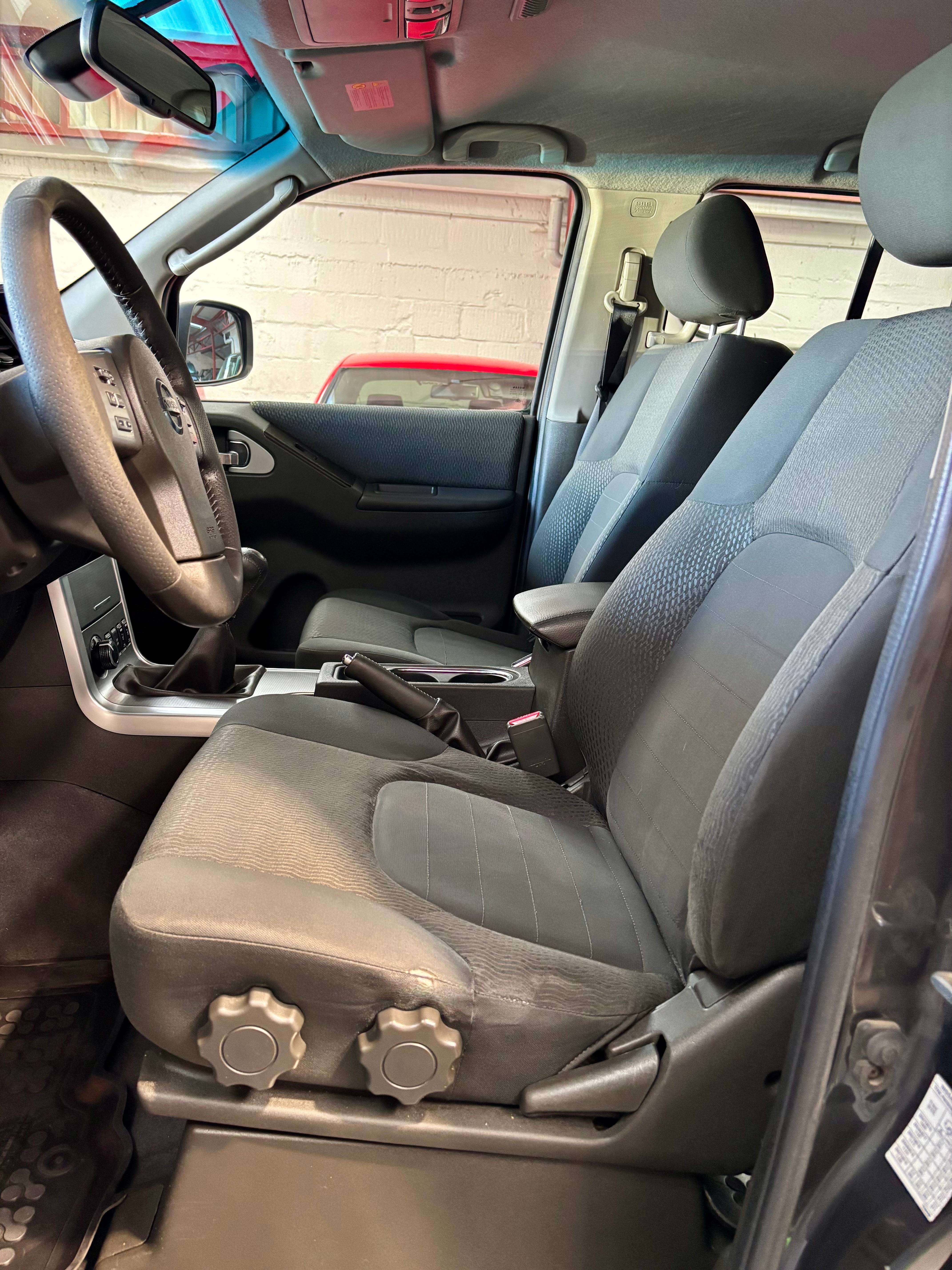 Nissan Navara Navara 2.5 dCi 4x4 LE Belgium Car-pass ESP