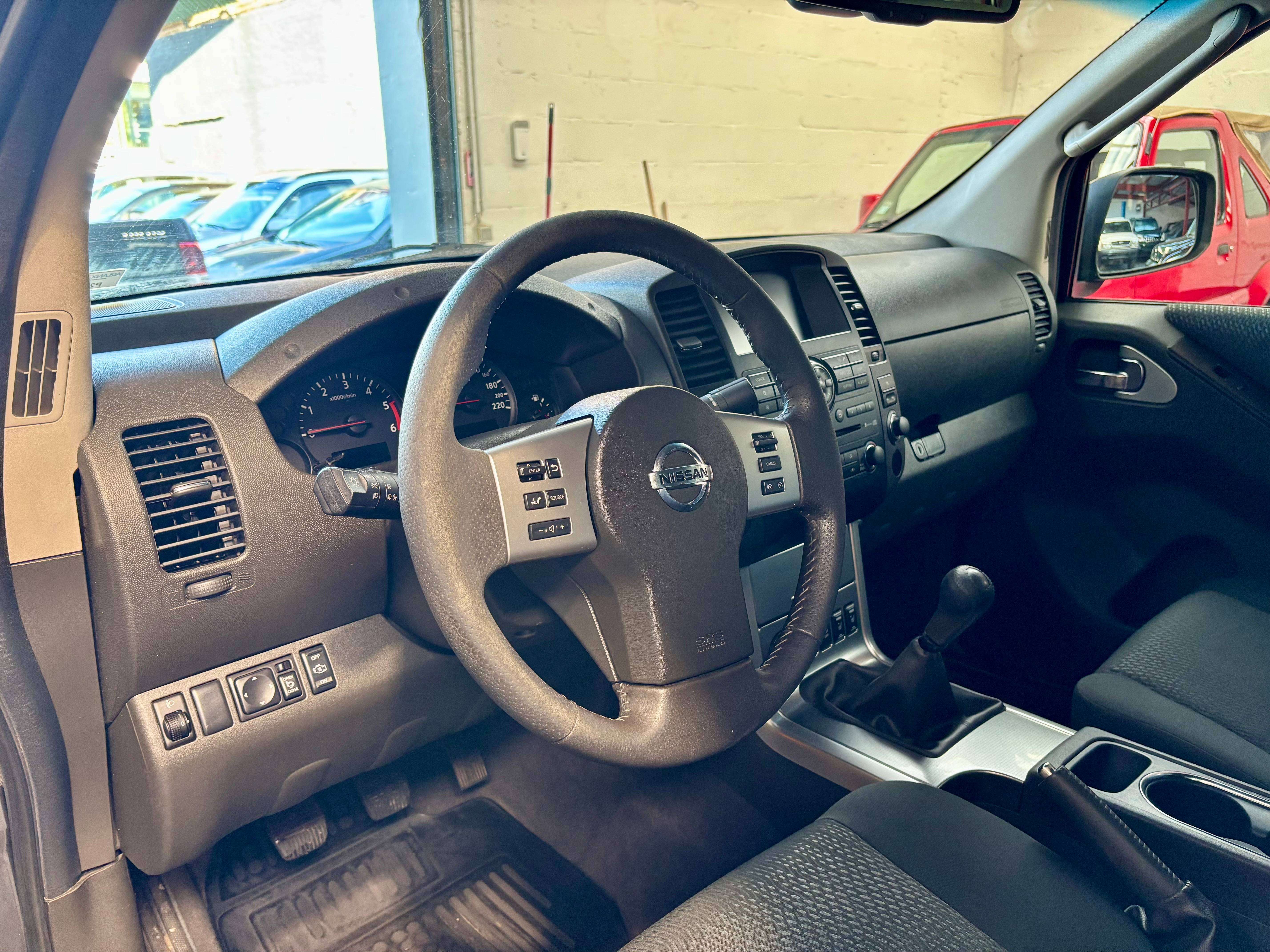 Nissan Navara Navara 2.5 dCi 4x4 LE Belgium Car-pass ESP