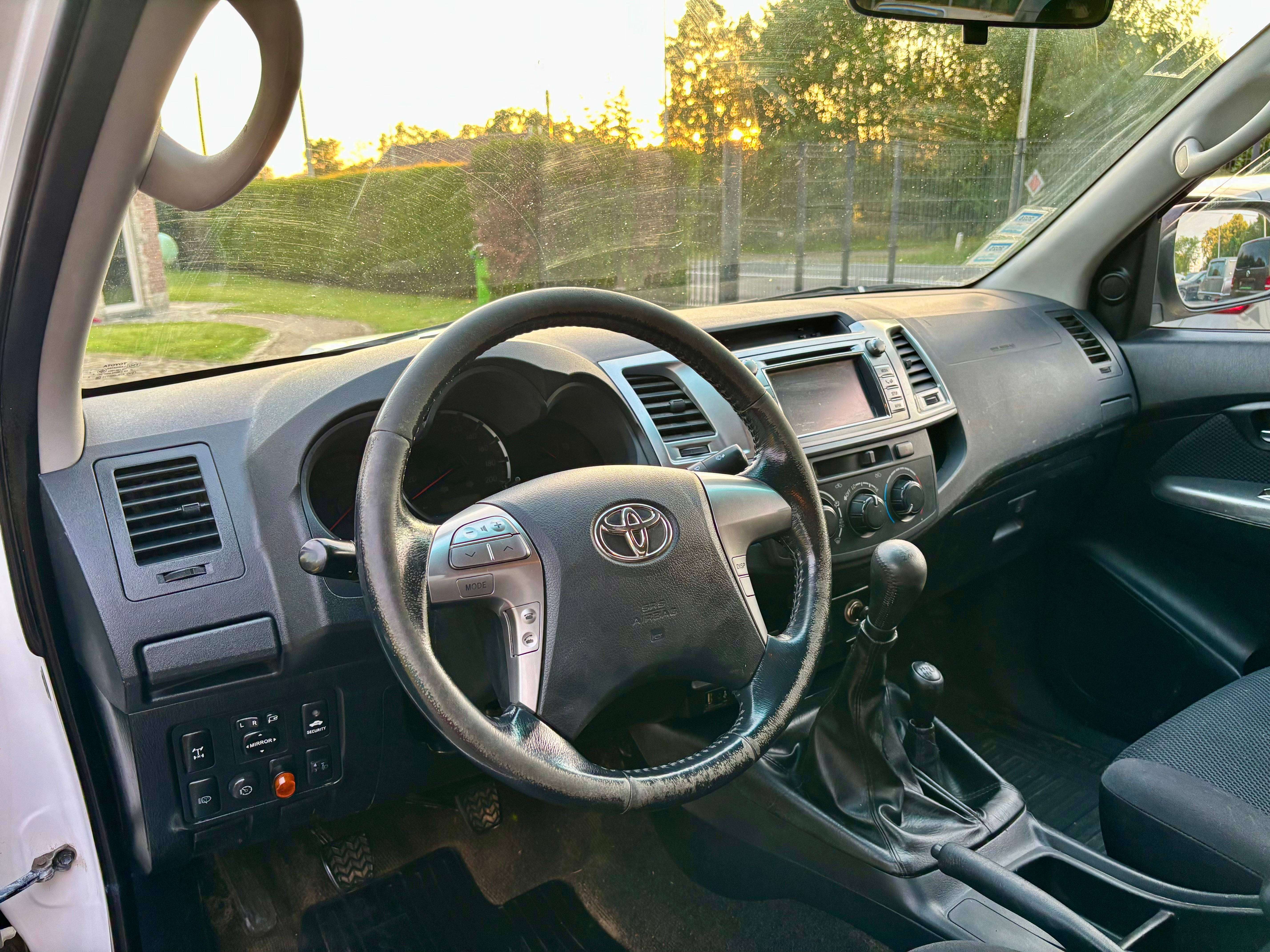 Toyota Hilux Extra cab D4D  2+2 4X4 Belgium car car pass + TVA