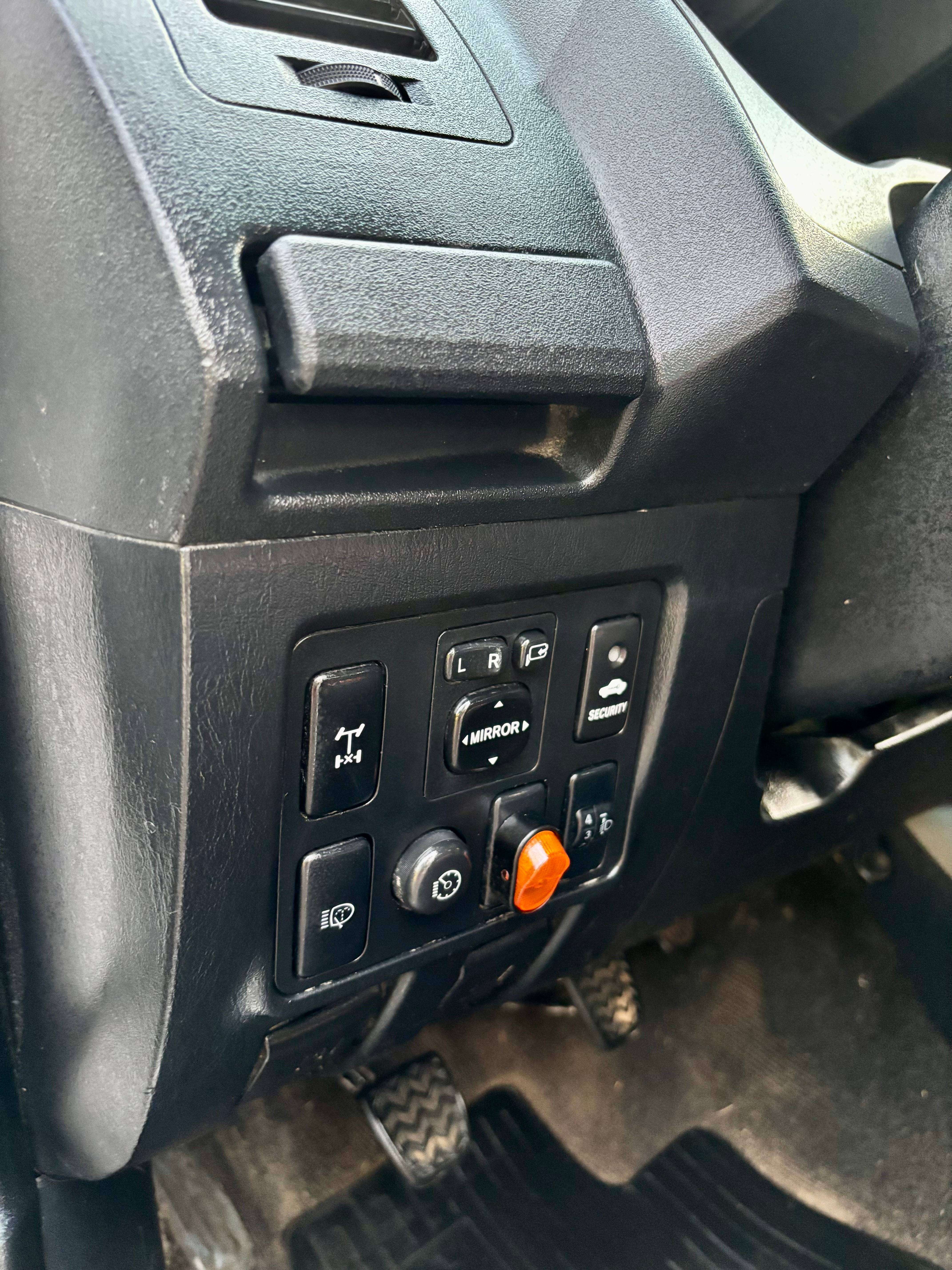 Toyota Hilux Extra cab D4D  2+2 4X4 Belgium car car pass + TVA