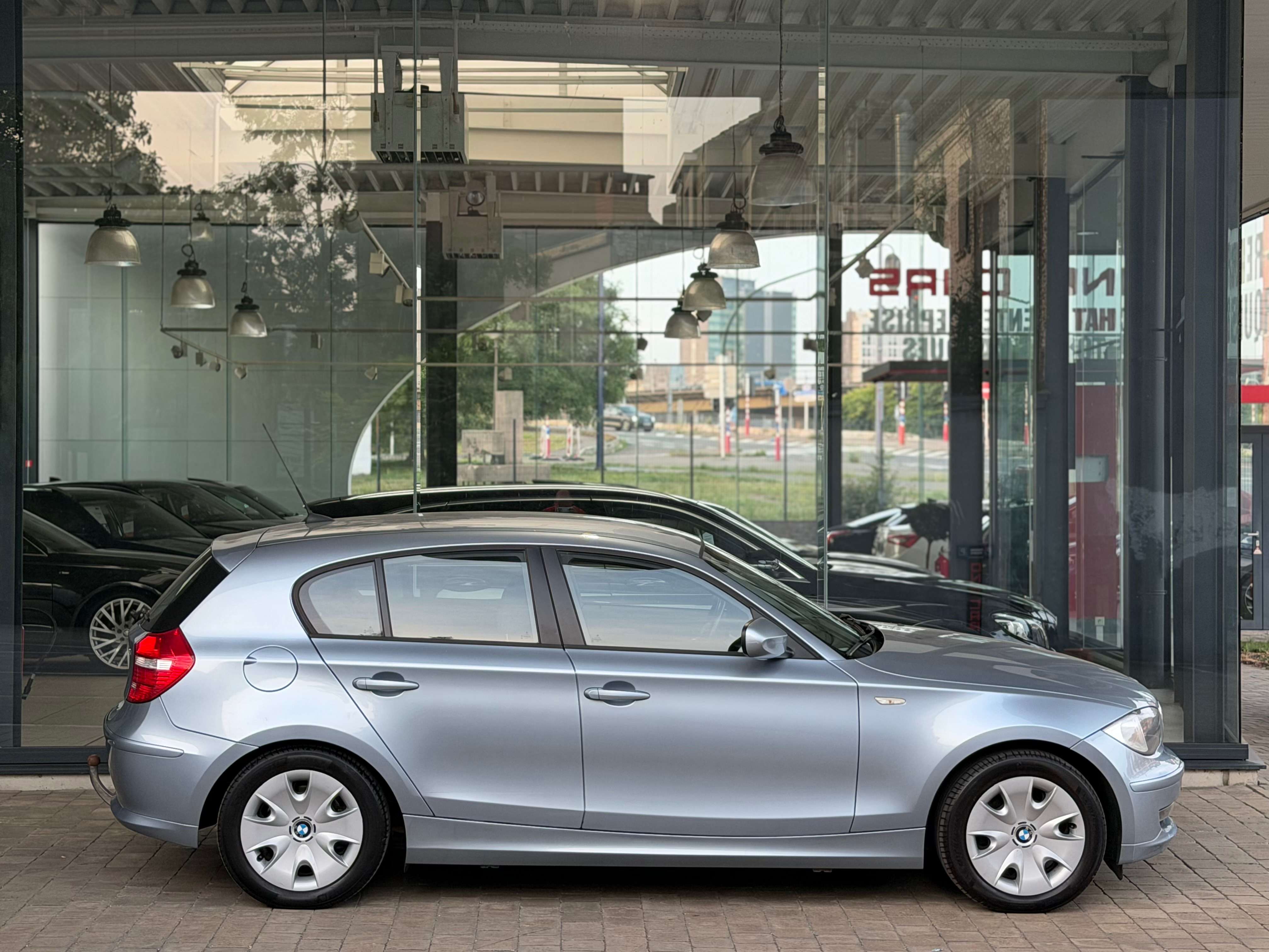 BMW 118 d 6vitesses CLIM-PDC-AUX-USB-SIEGES CHAUFF.-GAR 1AN