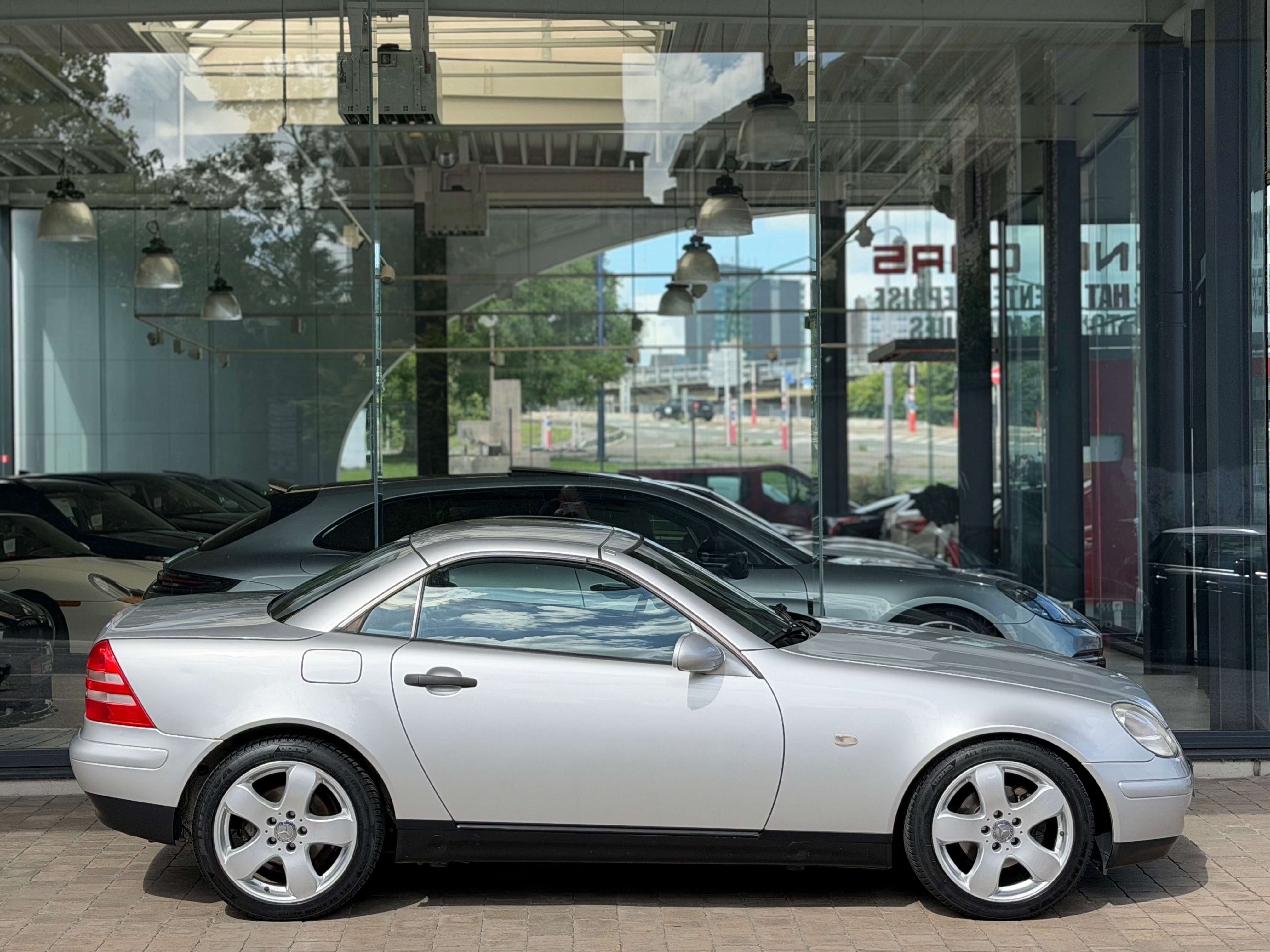 Mercedes-Benz SLK 200 CABRIO 136cv AIRCO-CUIR CHAUFF.-USB-AUX-VE-JA17-GAR 12MOIS