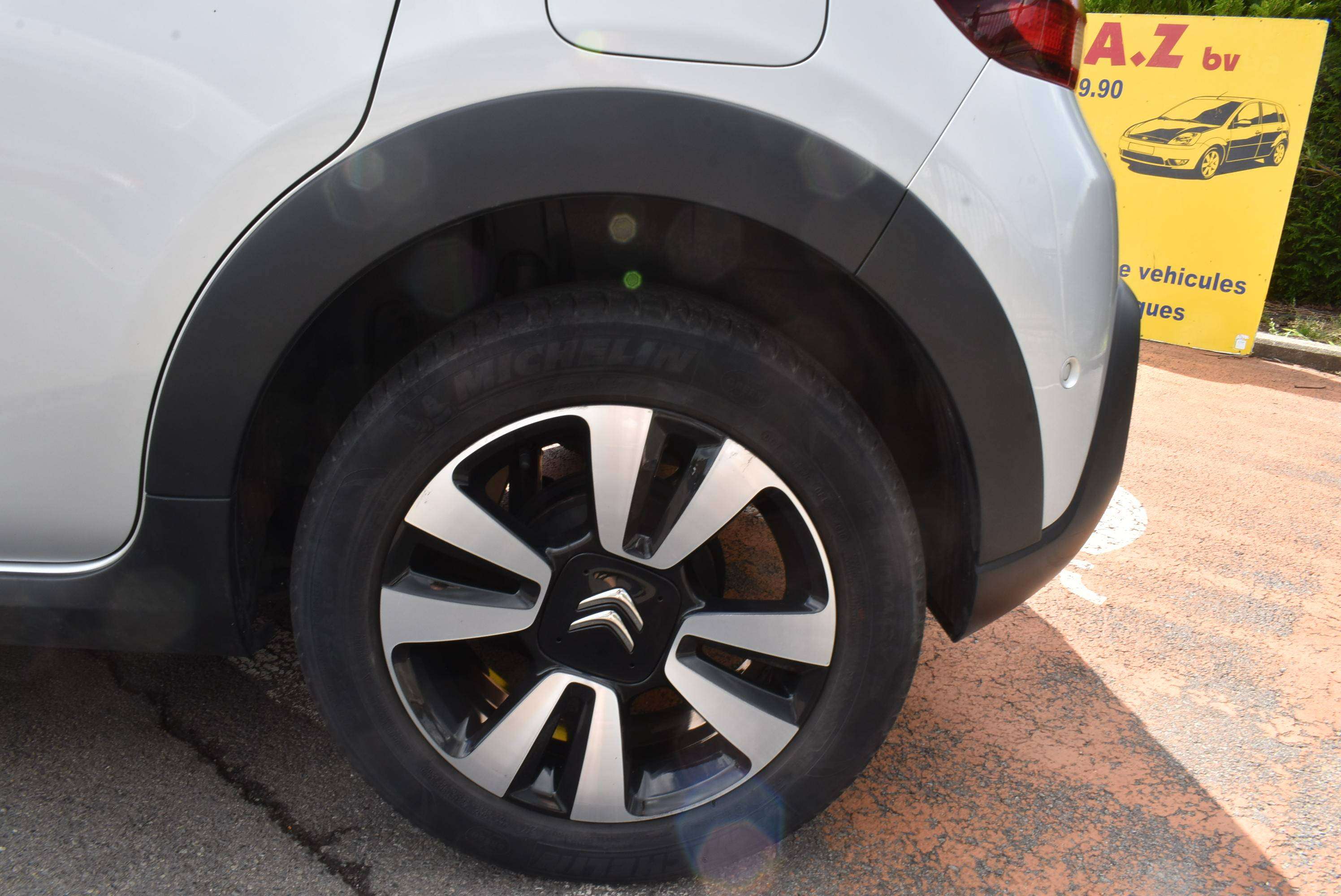 Citroen C3 1.2i GPS/CarPlay/Airco 60.000KM!! **B2B FIX PRICE**