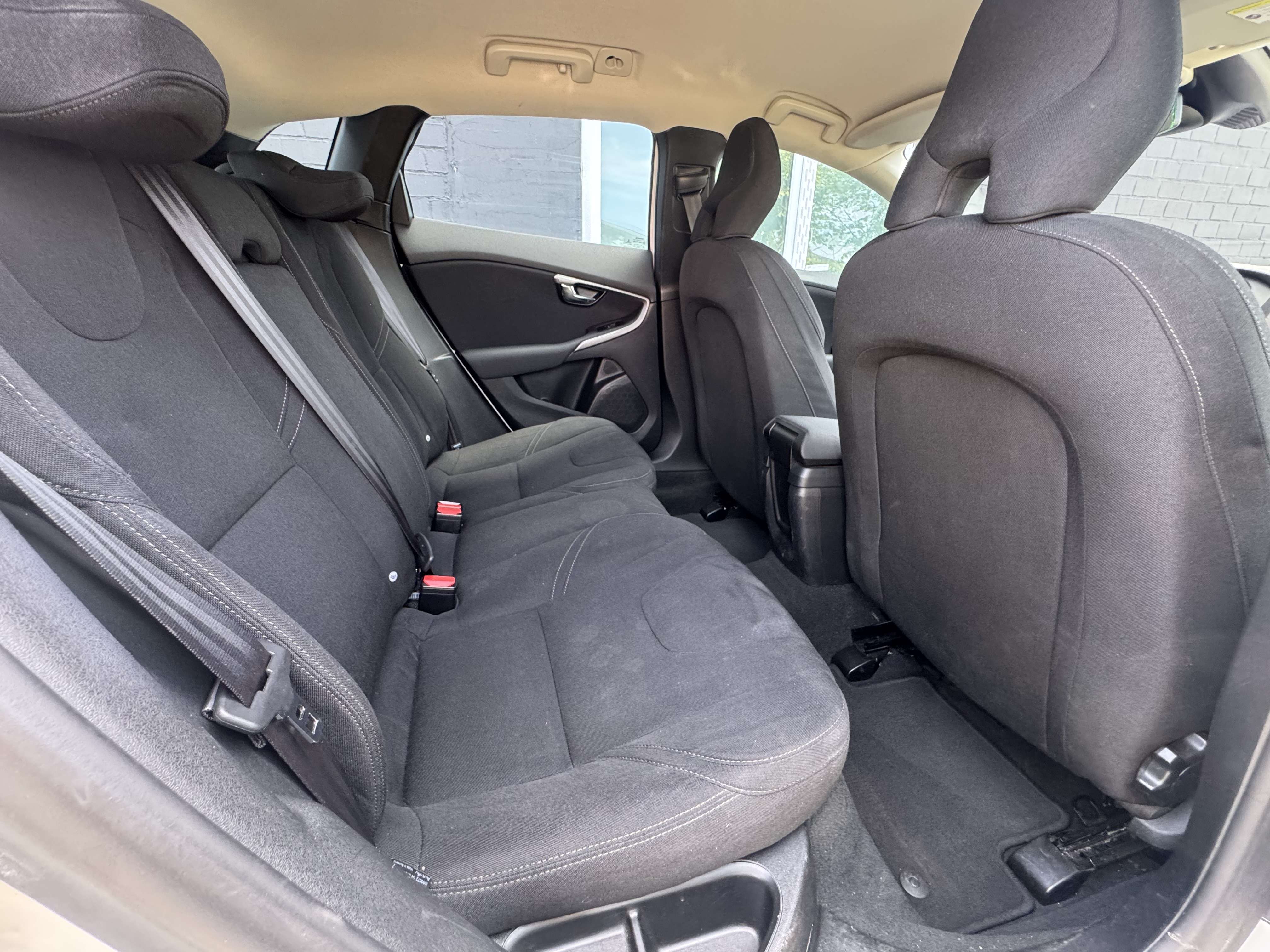 Volvo V40 V40 1.6 D2 Kinetic*1 ER MAIN*CARNET*CLIM*GARANTIE 12 MOIS