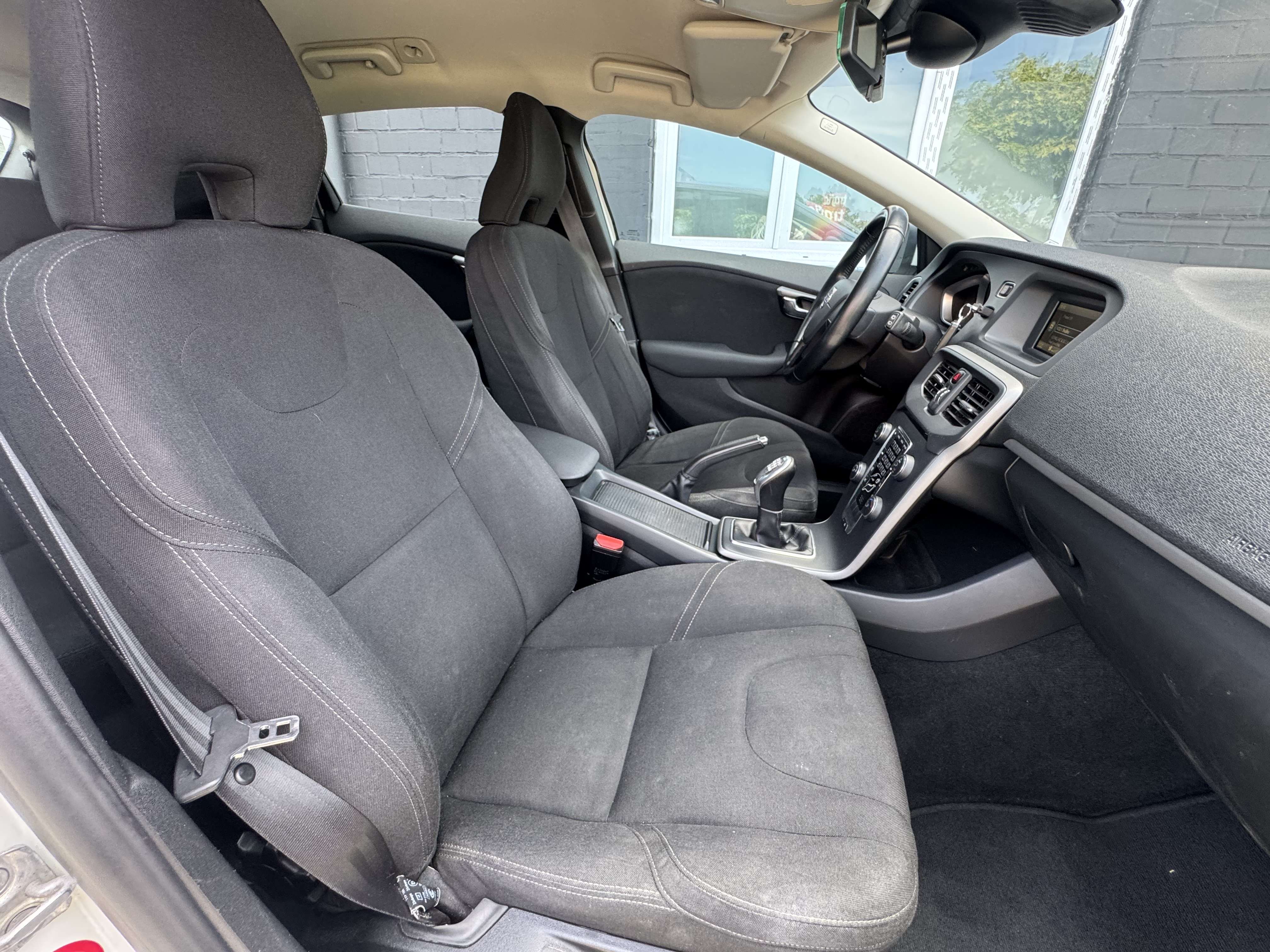 Volvo V40 V40 1.6 D2 Kinetic*1 ER MAIN*CARNET*CLIM*GARANTIE 12 MOIS