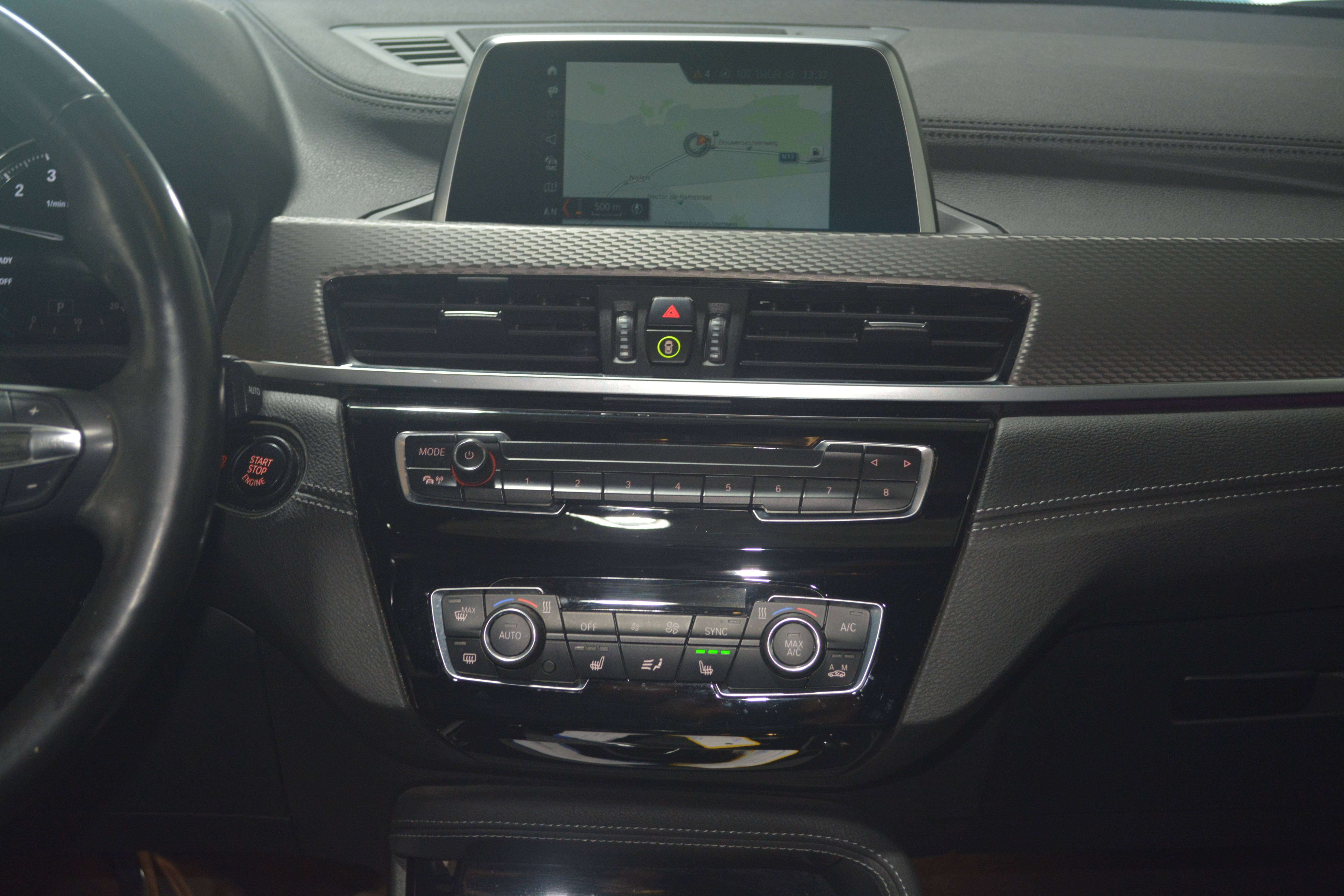 BMW X2 X2 1.5iA sDrive18 OPF /M PACK / PANORAM / LEDER / NAVI / TREKHAAK