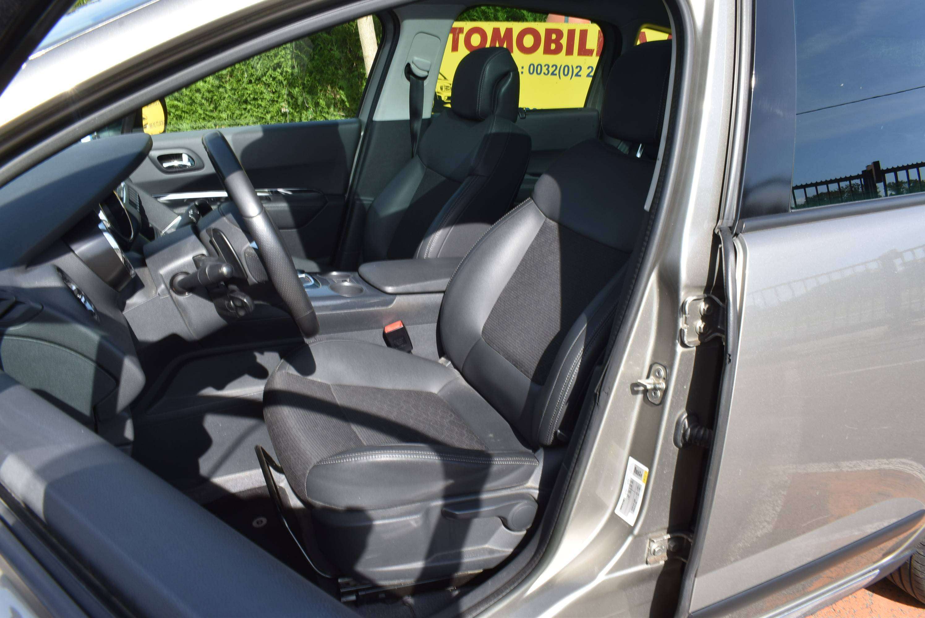 Peugeot 3008 1.6 e-HDi Autom Allure Pack GPSPano **B2B FIX PRIC