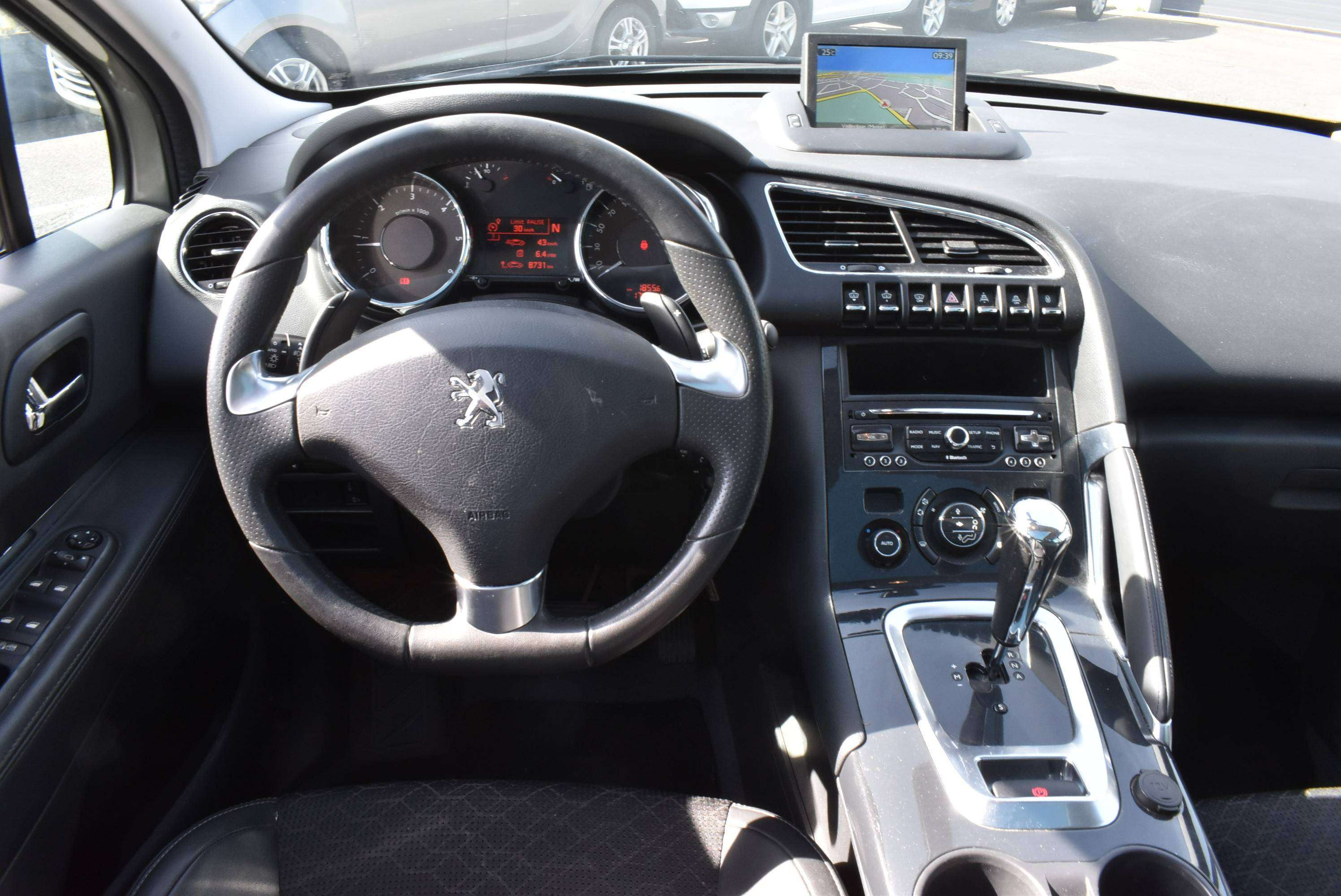 Peugeot 3008 1.6 e-HDi Autom Allure Pack GPSPano **B2B FIX PRIC