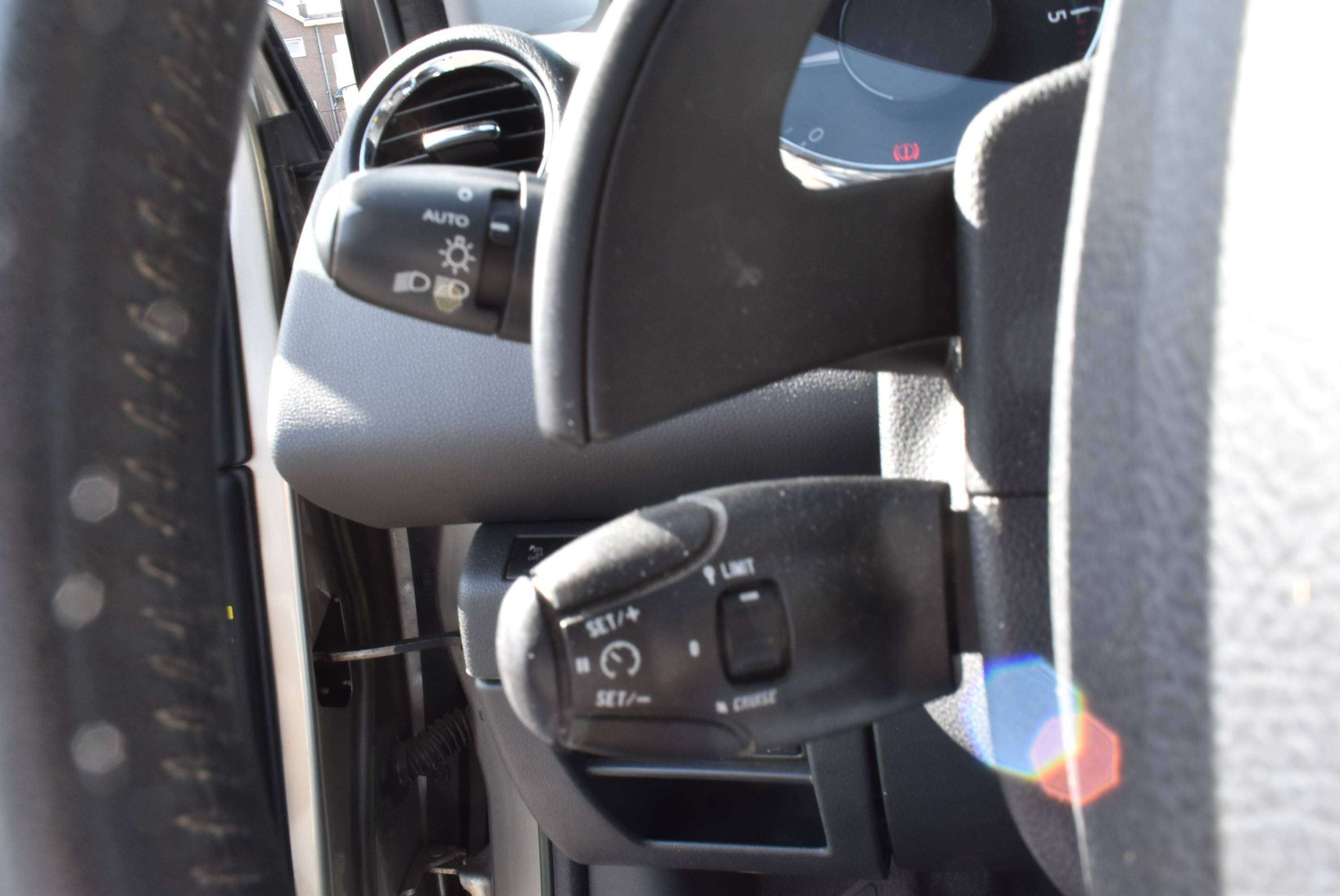 Peugeot 3008 1.6 e-HDi Autom Allure Pack GPSPano **B2B FIX PRIC