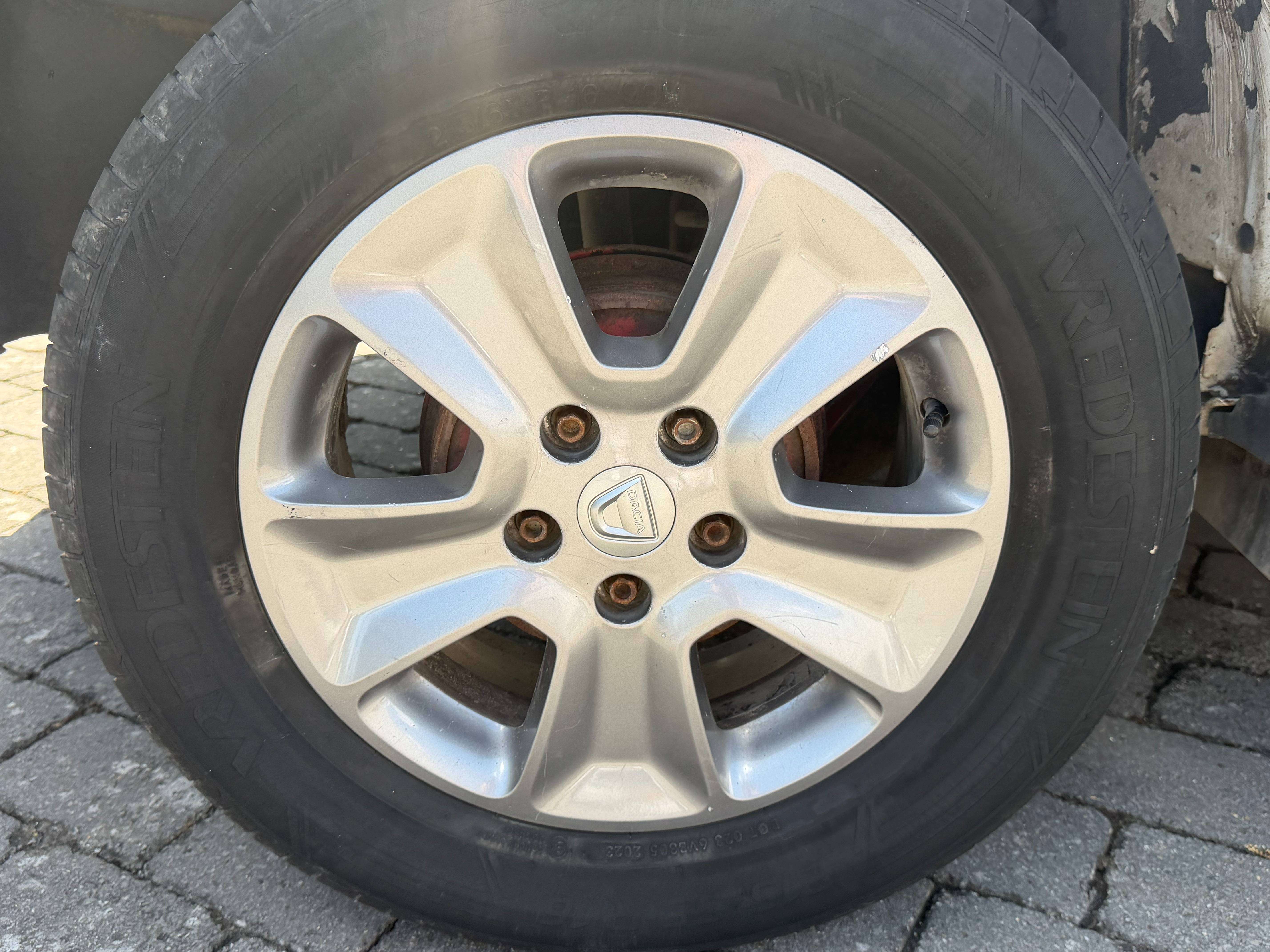 Dacia Duster MARCHAND OU EXPORT !!! 1.5 dCi, Capteurs AR, Climatisation, Cuir