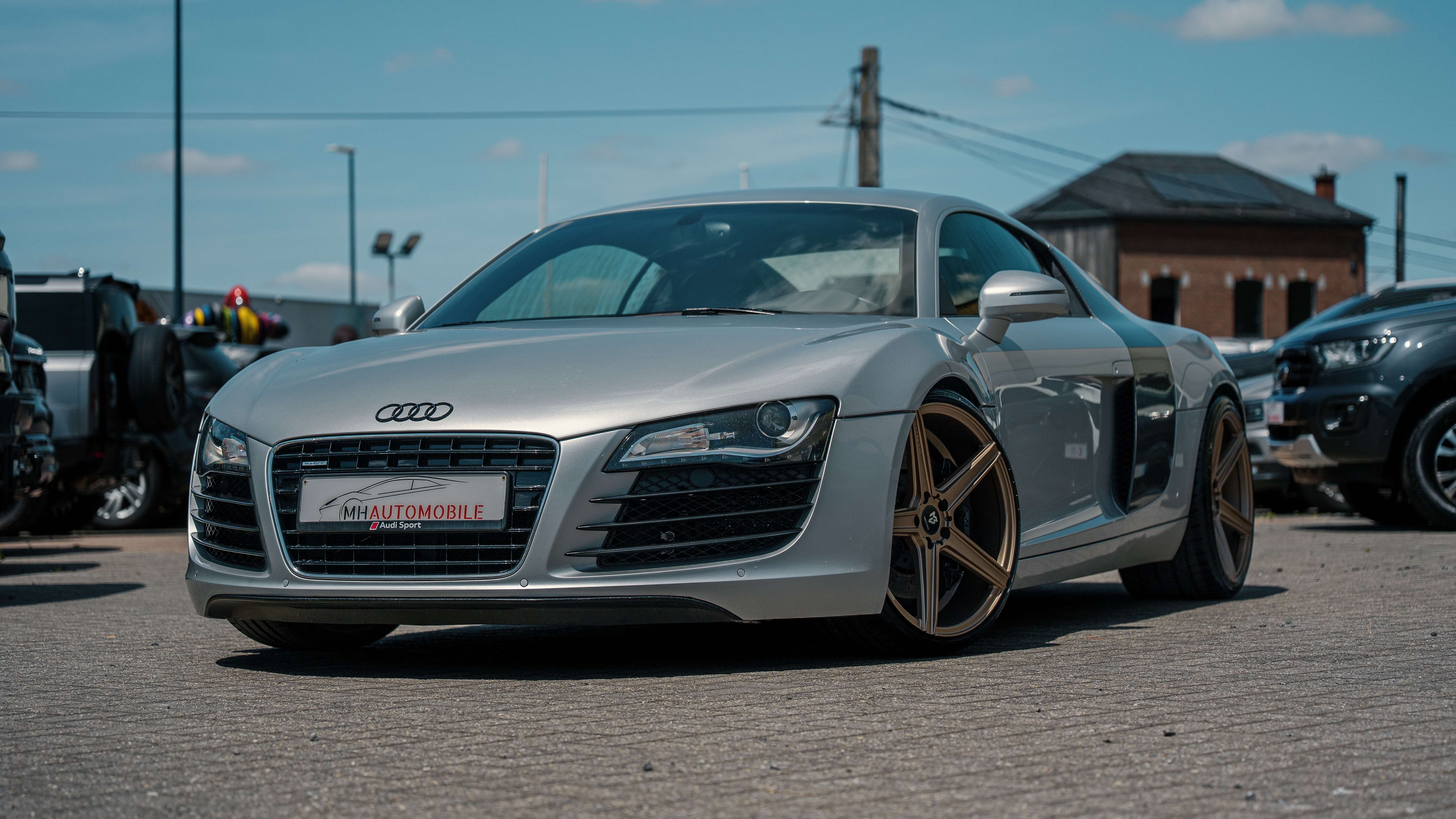 Audi R8 4.2i V8 Quattro R tronic