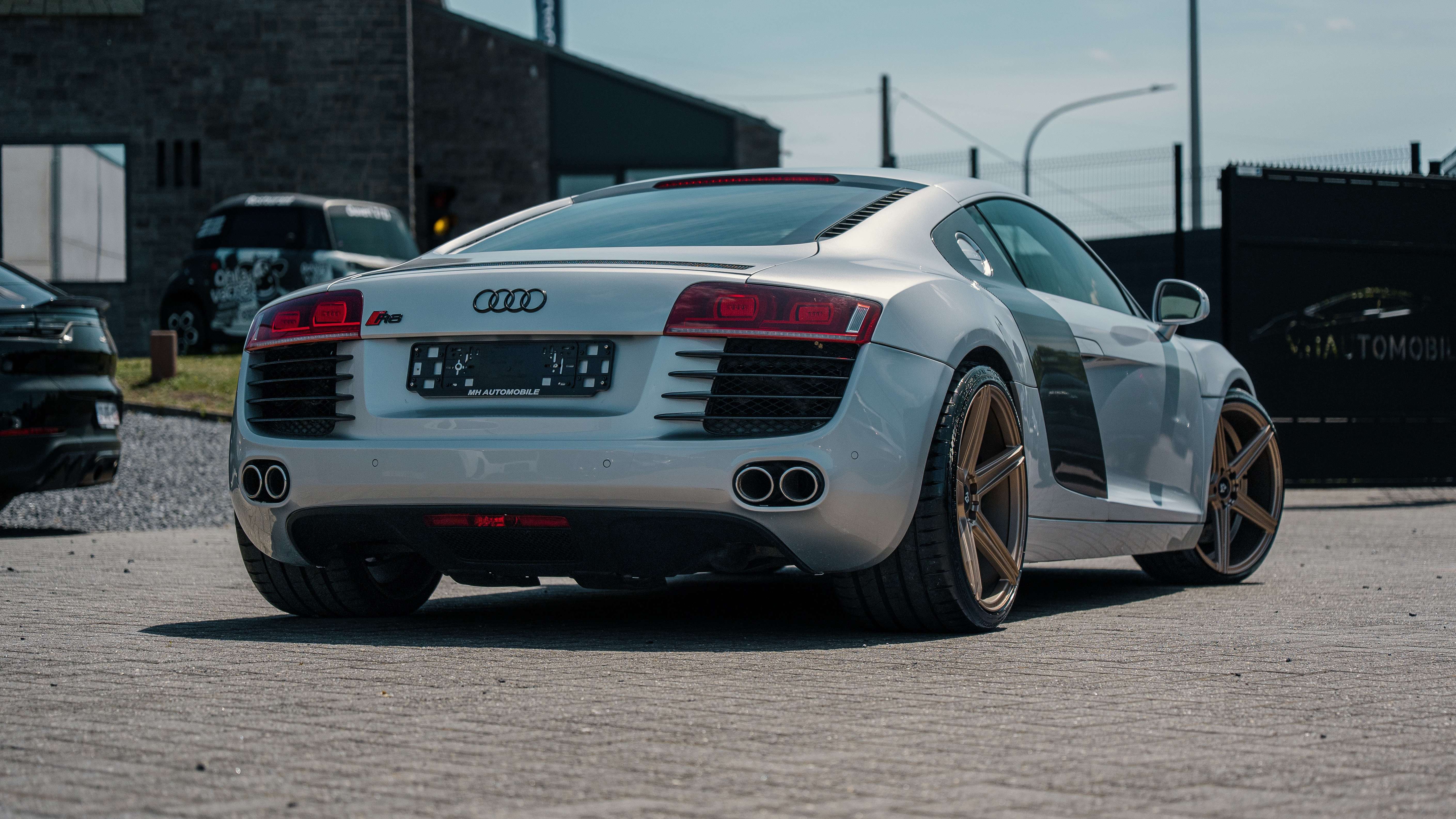 Audi R8 4.2i V8 Quattro R tronic