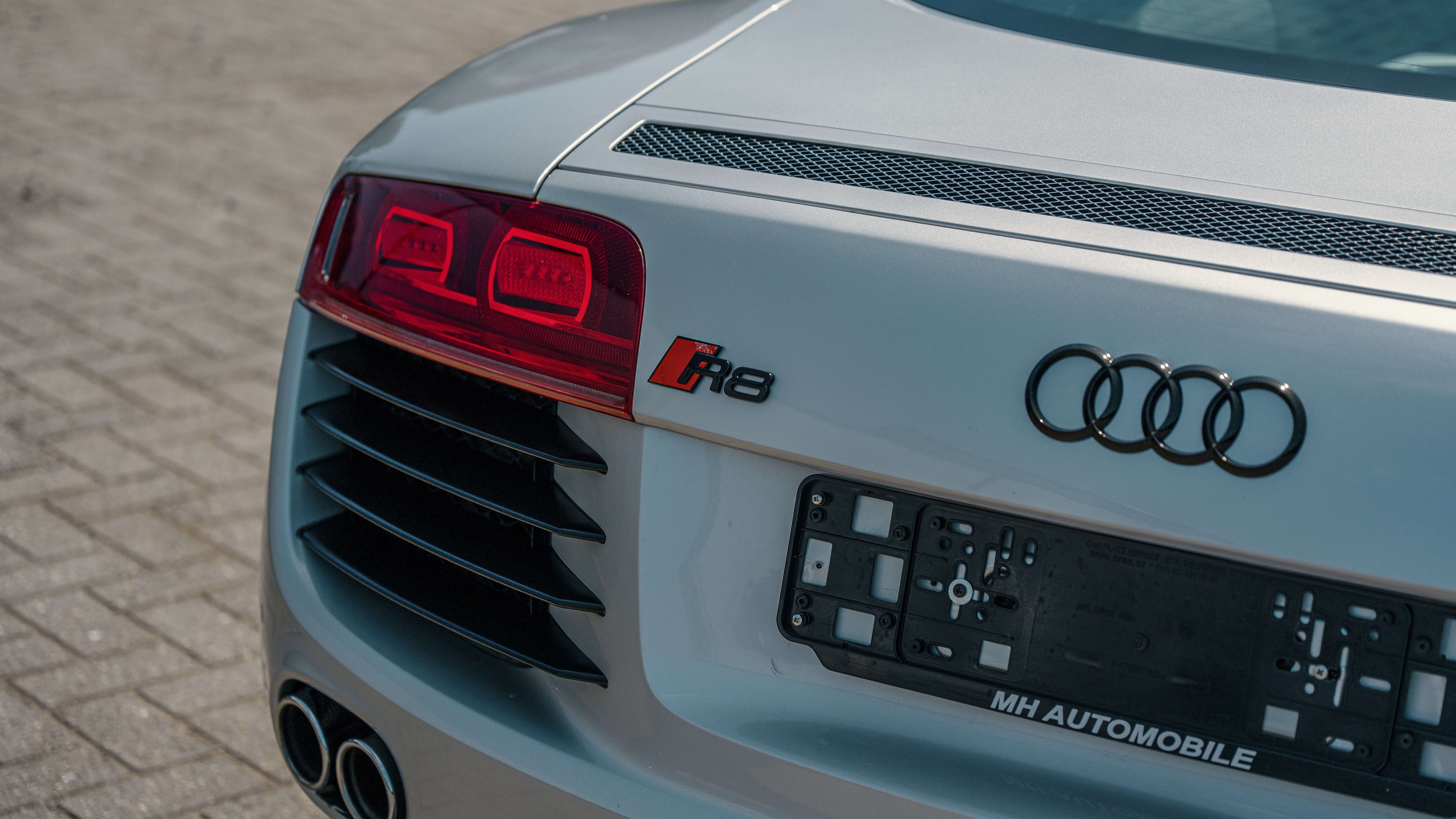 Audi R8 4.2i V8 Quattro R tronic