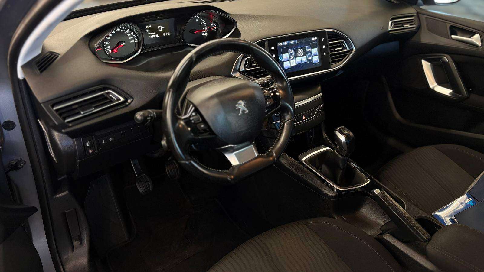 Peugeot 308 1.2i benzine bj. 2015 1ste eigenaar Euro 6