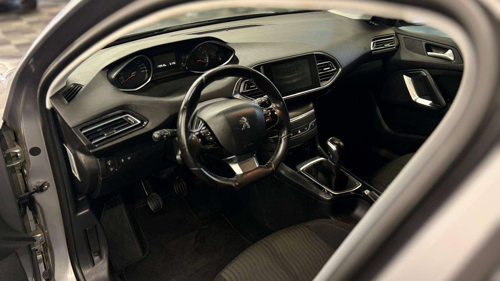 Peugeot 308 1.2i benzine bj. 2015 1ste eigenaar Euro 6