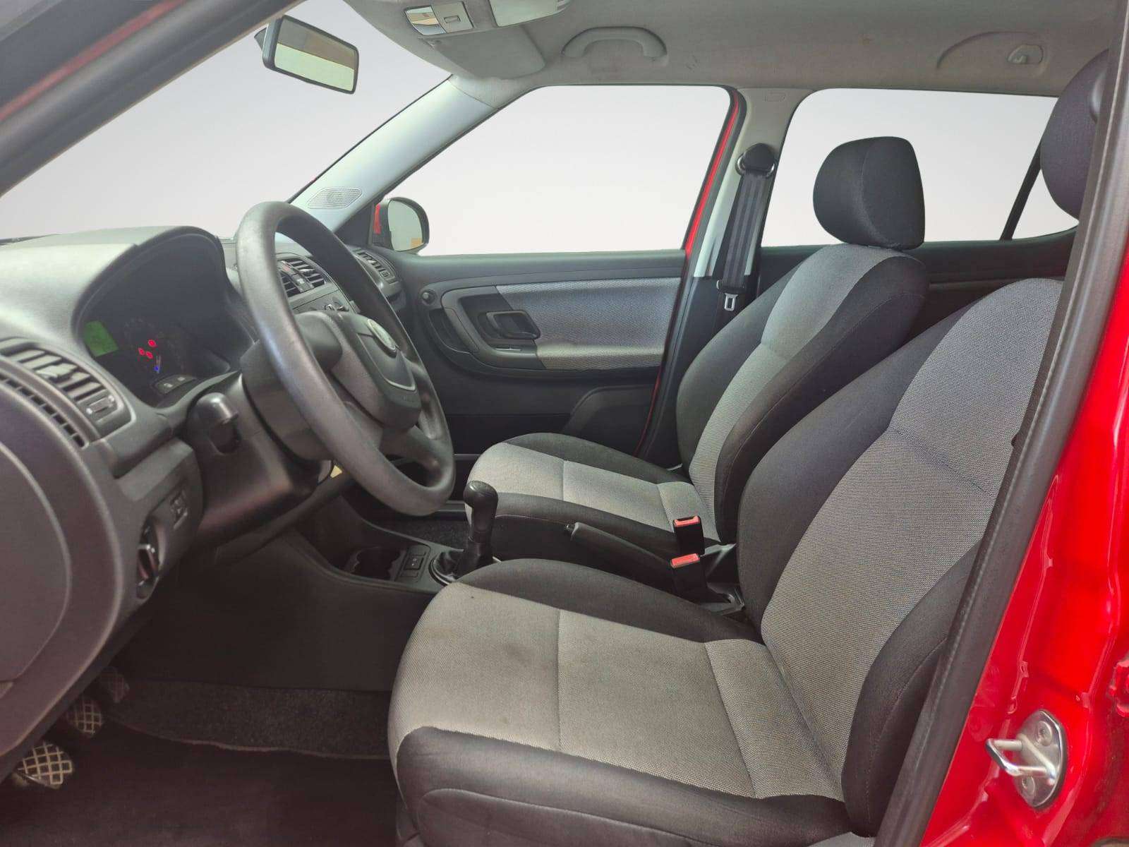 Skoda Fabia 1.2i Active / Voiture Jeune Permis / Garantie 12 Mois