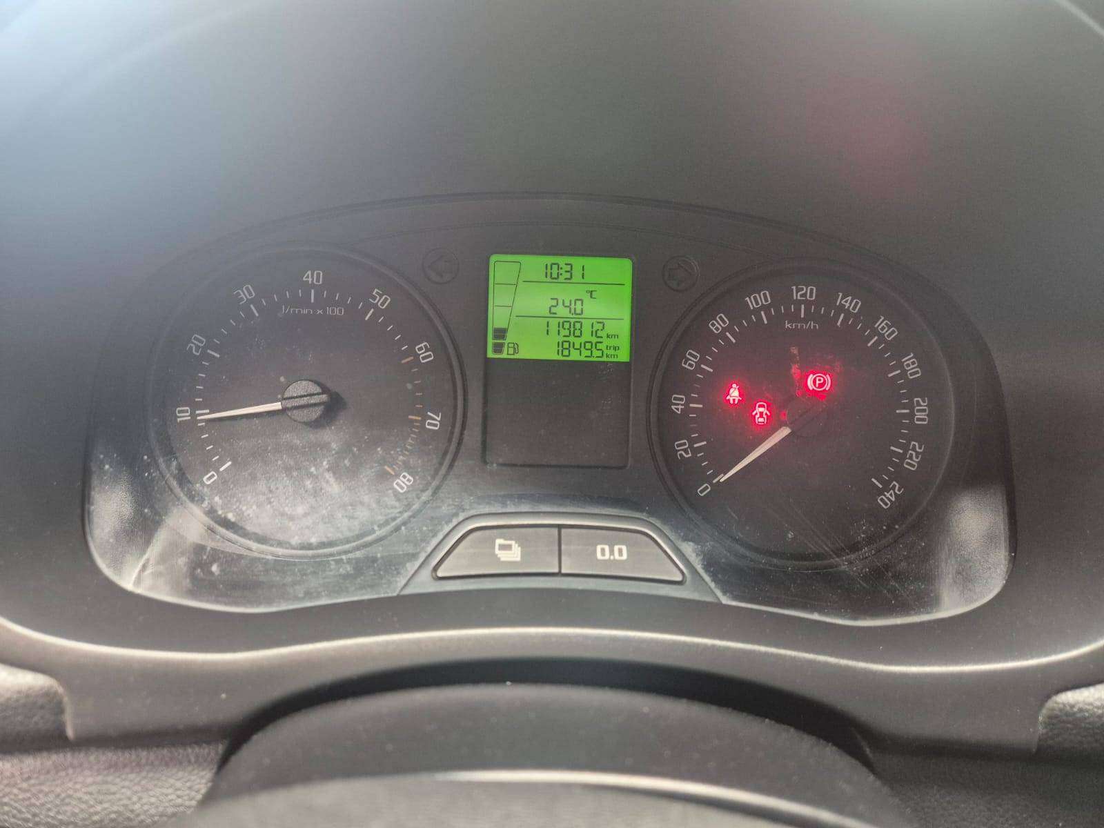 Skoda Fabia 1.2i Active / Voiture Jeune Permis / Garantie 12 Mois