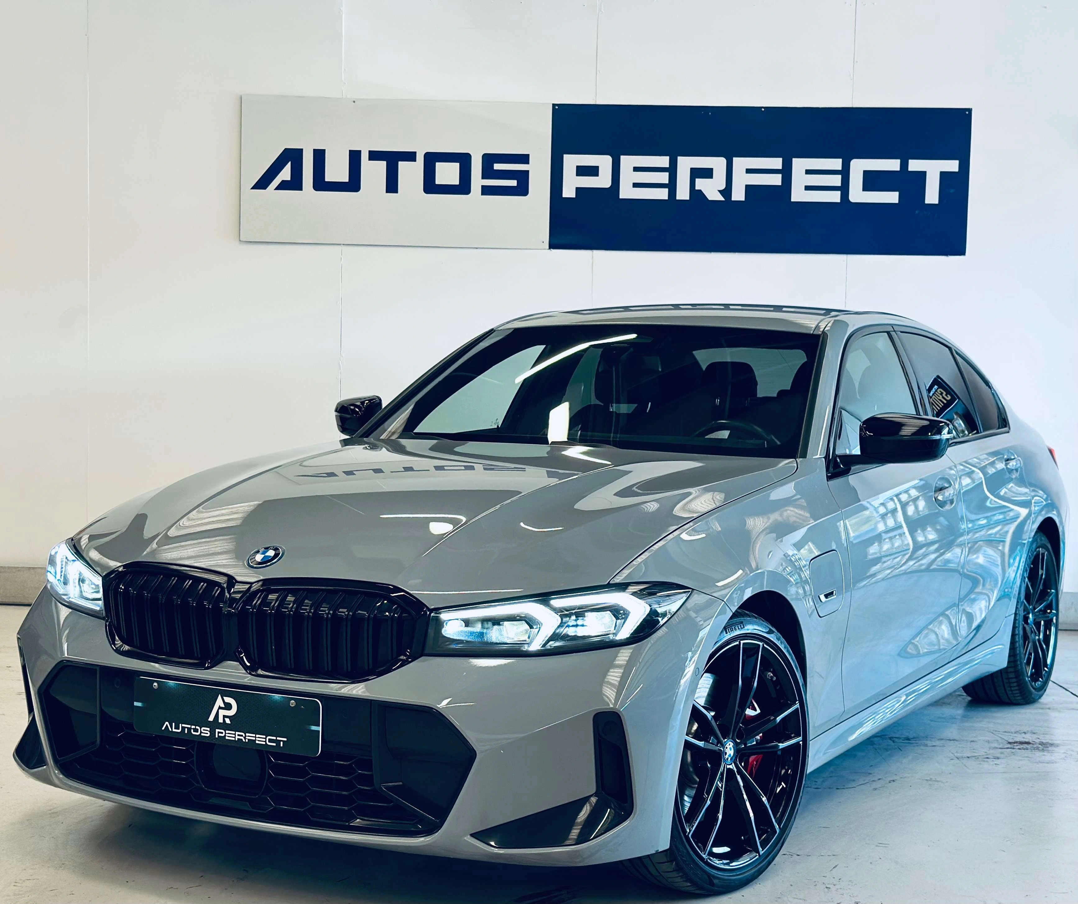 BMW 320 e.2.0 *39.098KM* BOITE AUTO PACK M CAMERA PDC CRUISE ADAPTATIF CLIM 3ZONES FULL