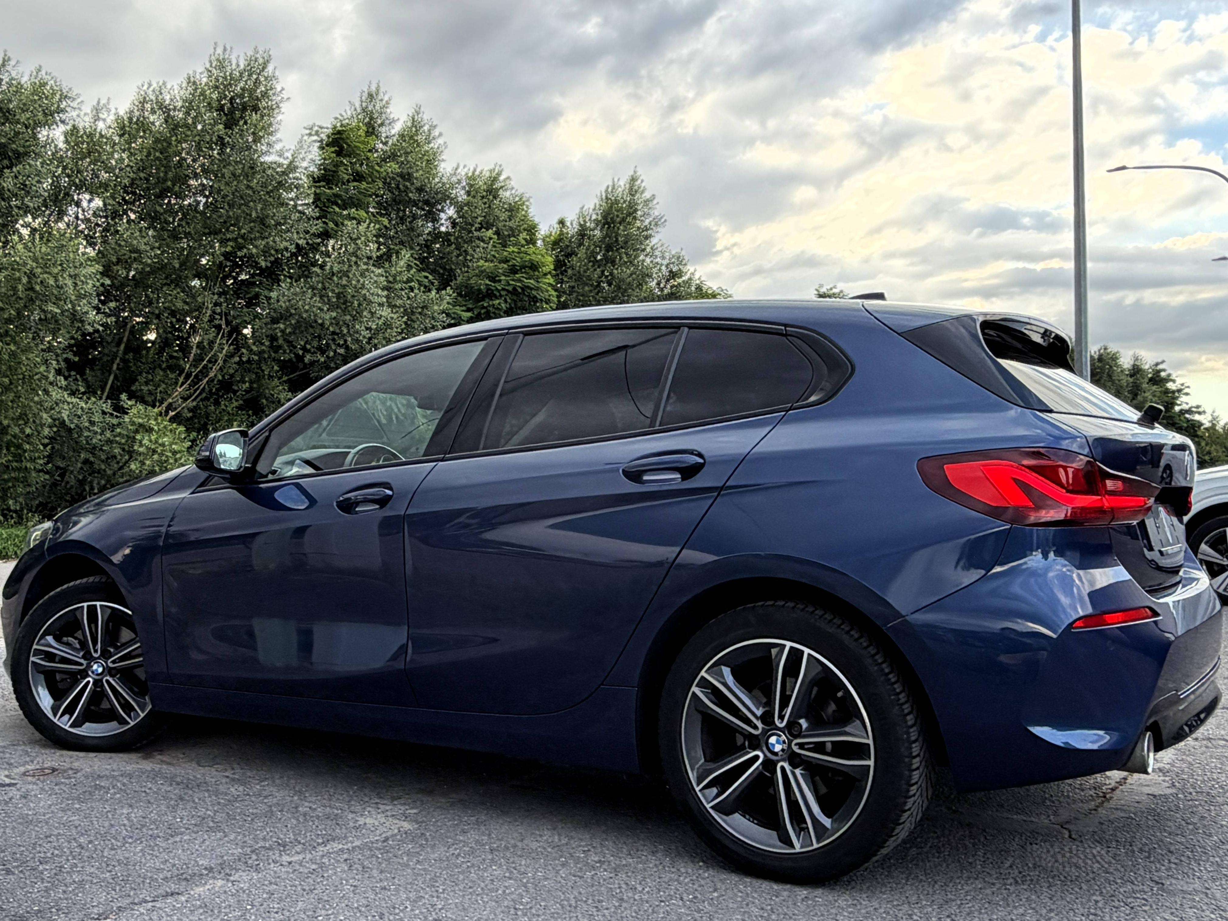 BMW 118 iA Sport Line 1er PROPRIO/COCKPIT/NAVI/CARPLAY/SHADOW LINE/SIEGES SPORT CHAUFF./HISTORIQUE COMPLET