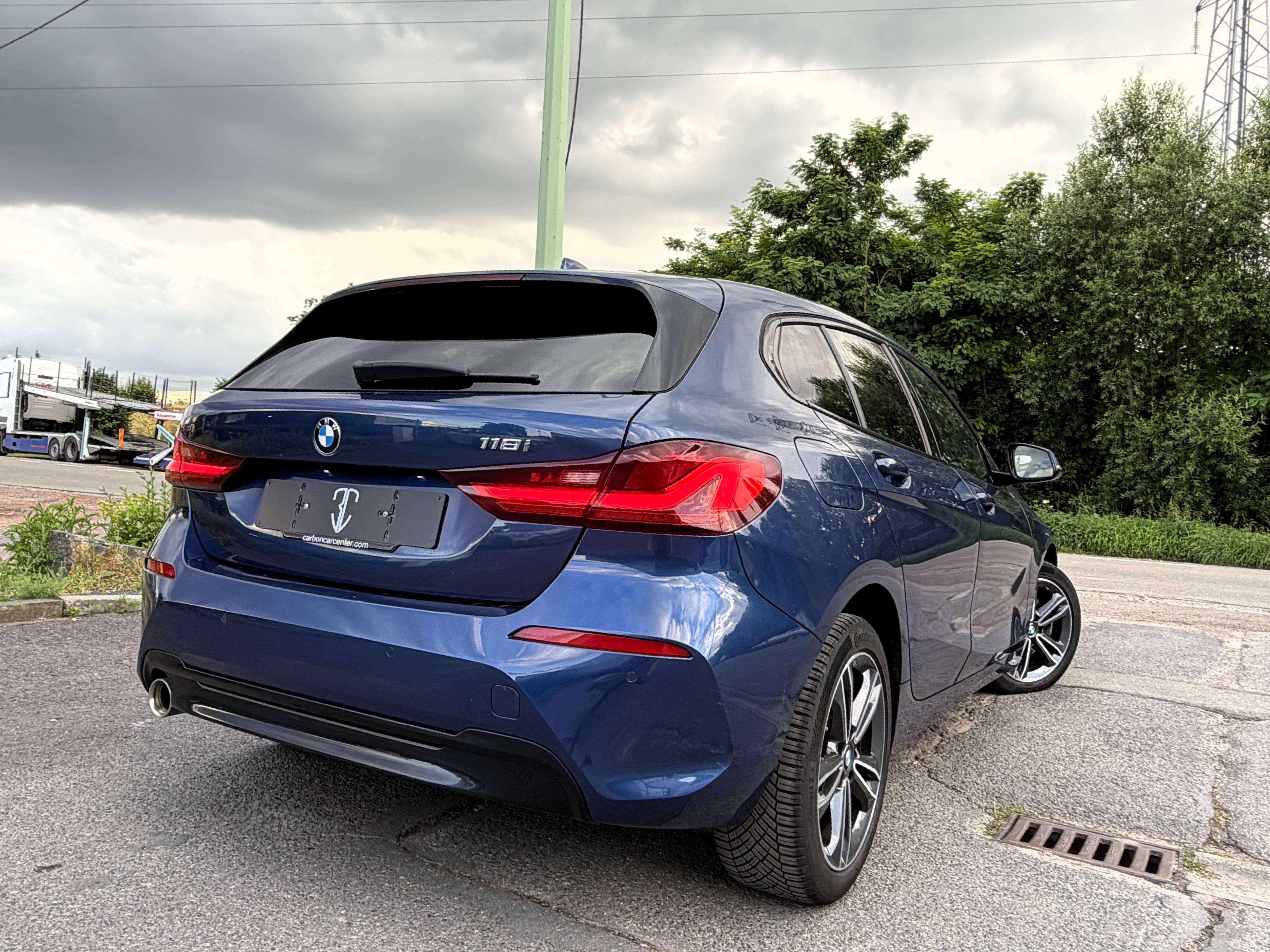 BMW 118 iA Sport Line 1er PROPRIO/COCKPIT/NAVI/CARPLAY/SHADOW LINE/SIEGES SPORT CHAUFF./HISTORIQUE COMPLET