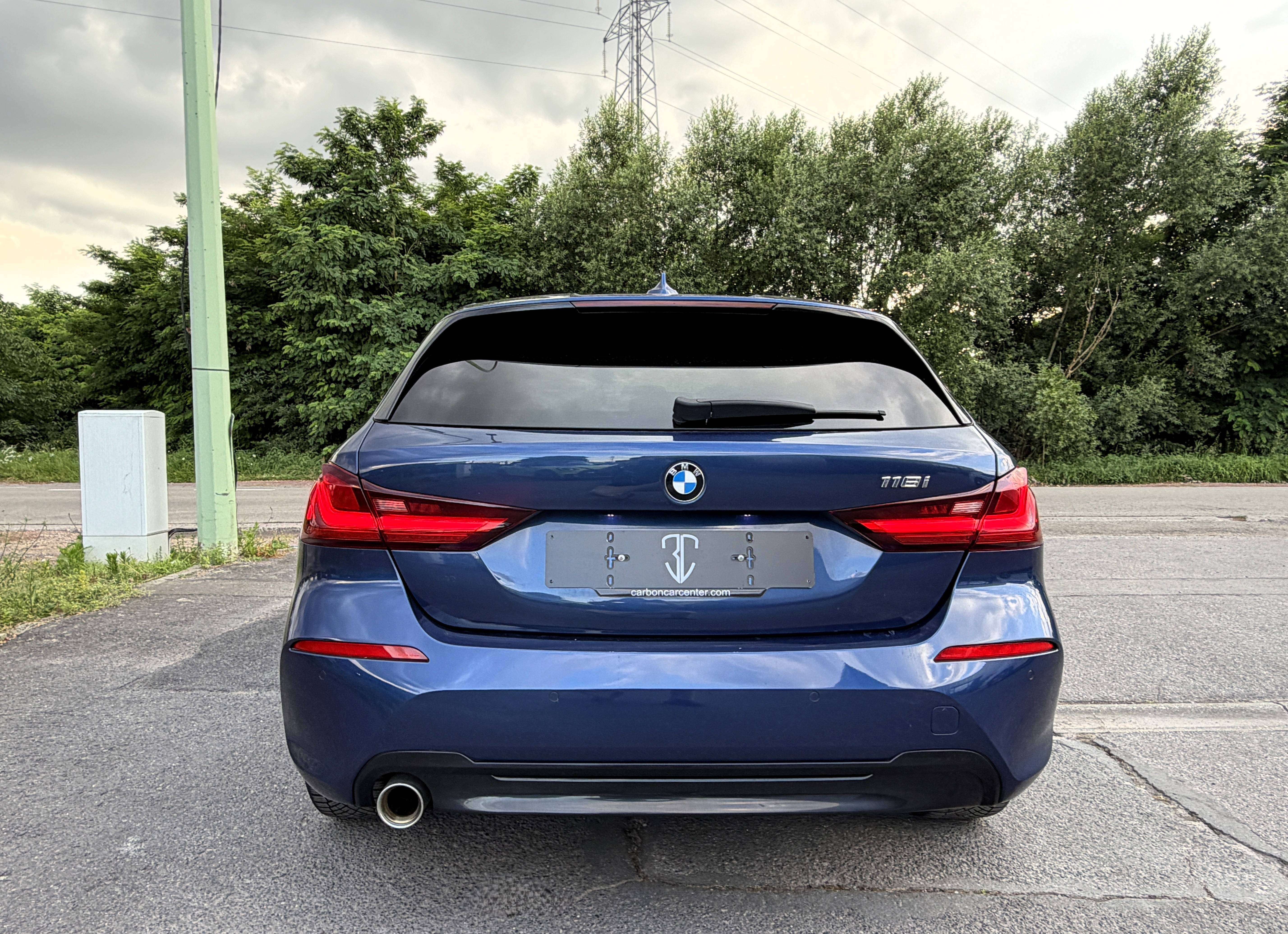 BMW 118 iA Sport Line 1er PROPRIO/COCKPIT/NAVI/CARPLAY/SHADOW LINE/SIEGES SPORT CHAUFF./HISTORIQUE COMPLET