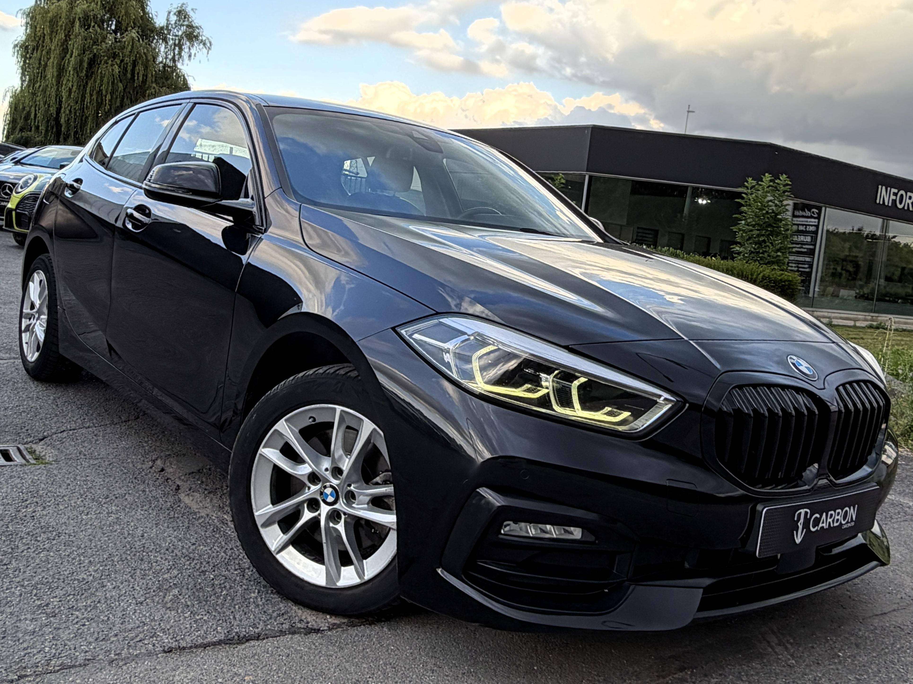BMW 118 iA Sport Line 1er PROPRIO/COCKPIT/NAVI/CARPLAY/SHADOW LINE/SIEGES SPORT CHAUFF./HISTORIQUE COMPLET