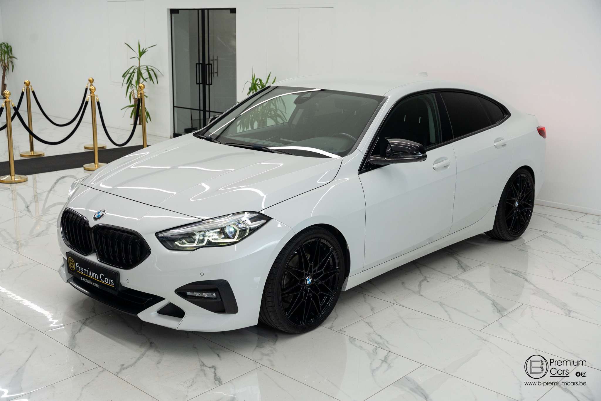 BMW 218 i Sport line! Shadow line! Zetelverwarming, garantie!