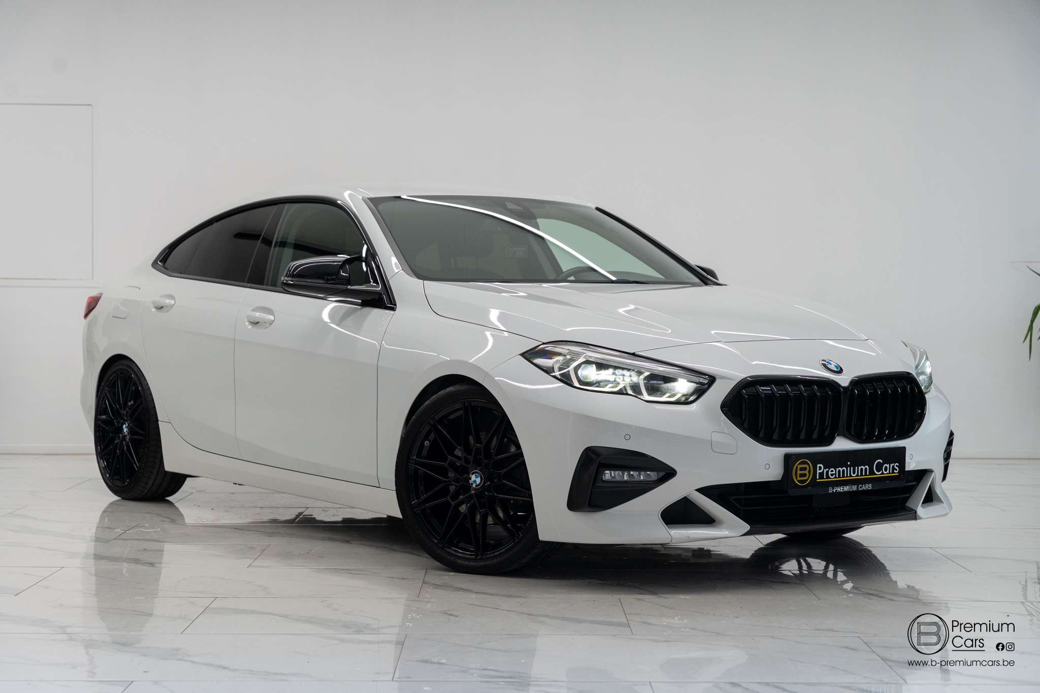 BMW 218 i Sport line! Shadow line! Zetelverwarming, garantie!