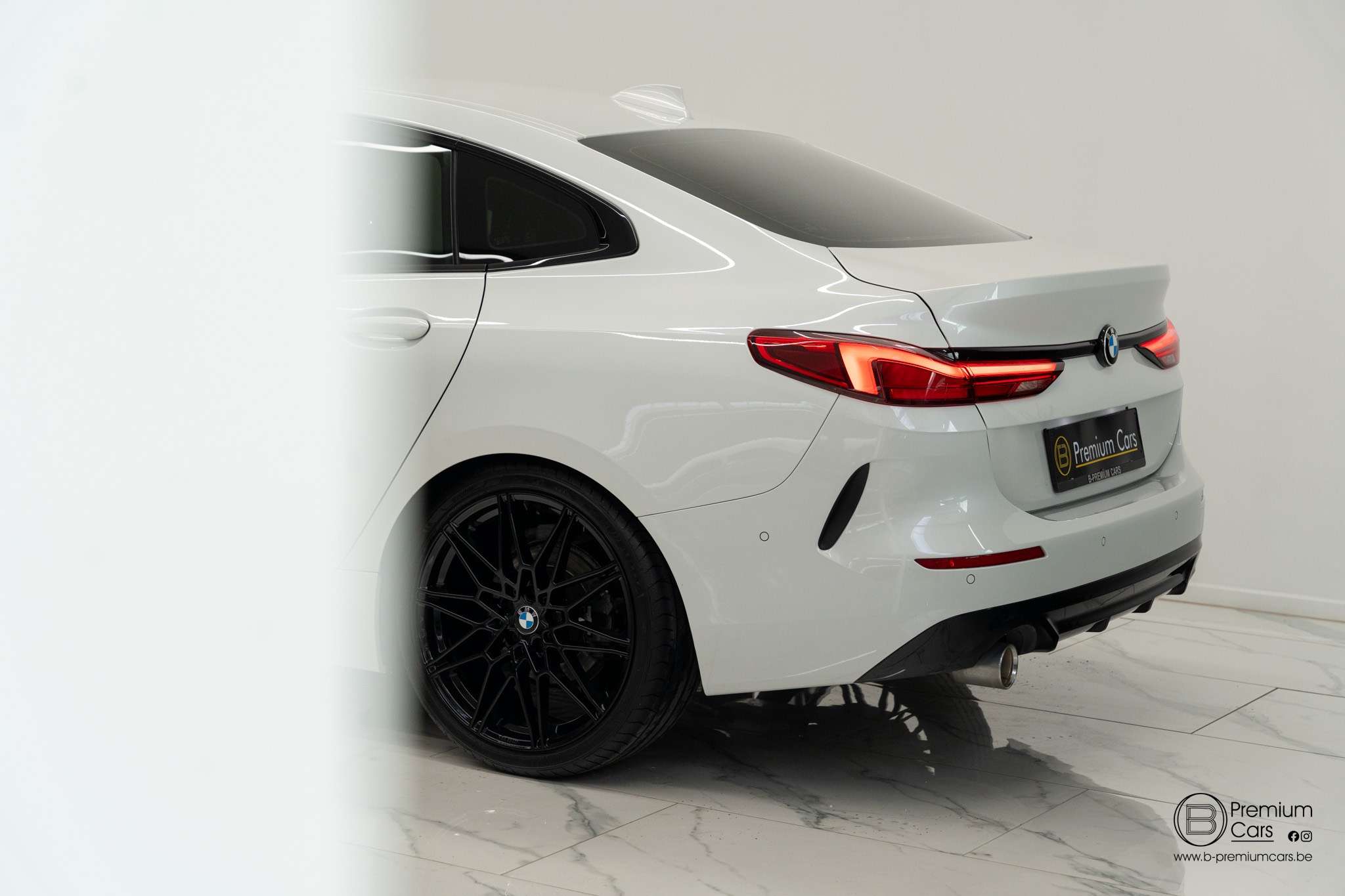 BMW 218 i Sport line! Shadow line! Zetelverwarming, garantie!