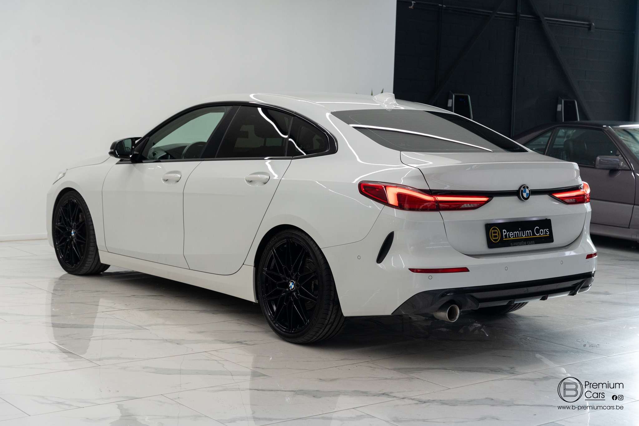 BMW 218 i Sport line! Shadow line! Zetelverwarming, garantie!