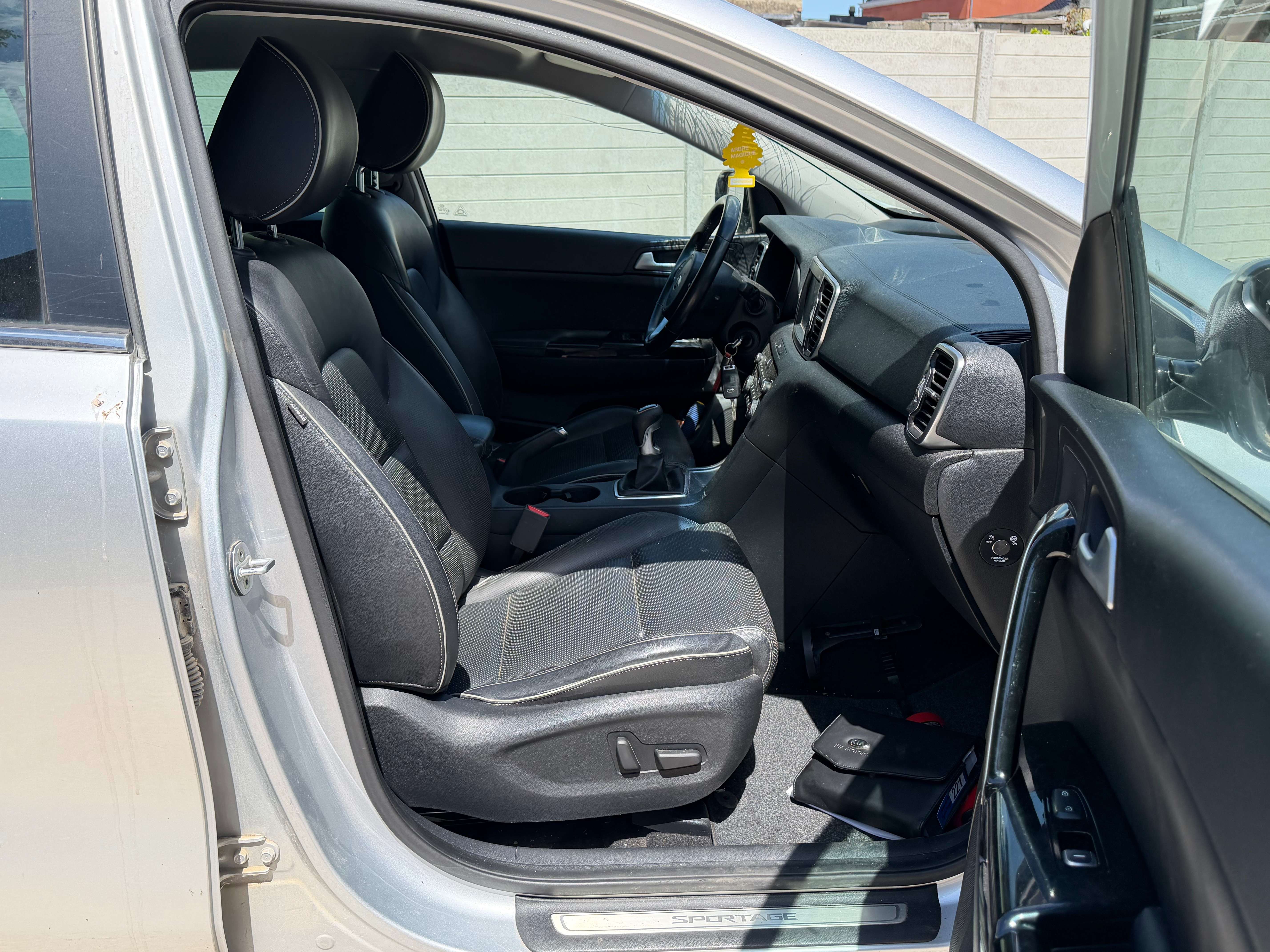 Kia Sportage Sportage 1.6i • CUIR • NAVI • CAMERA • DEGAT CARROSSERIE !