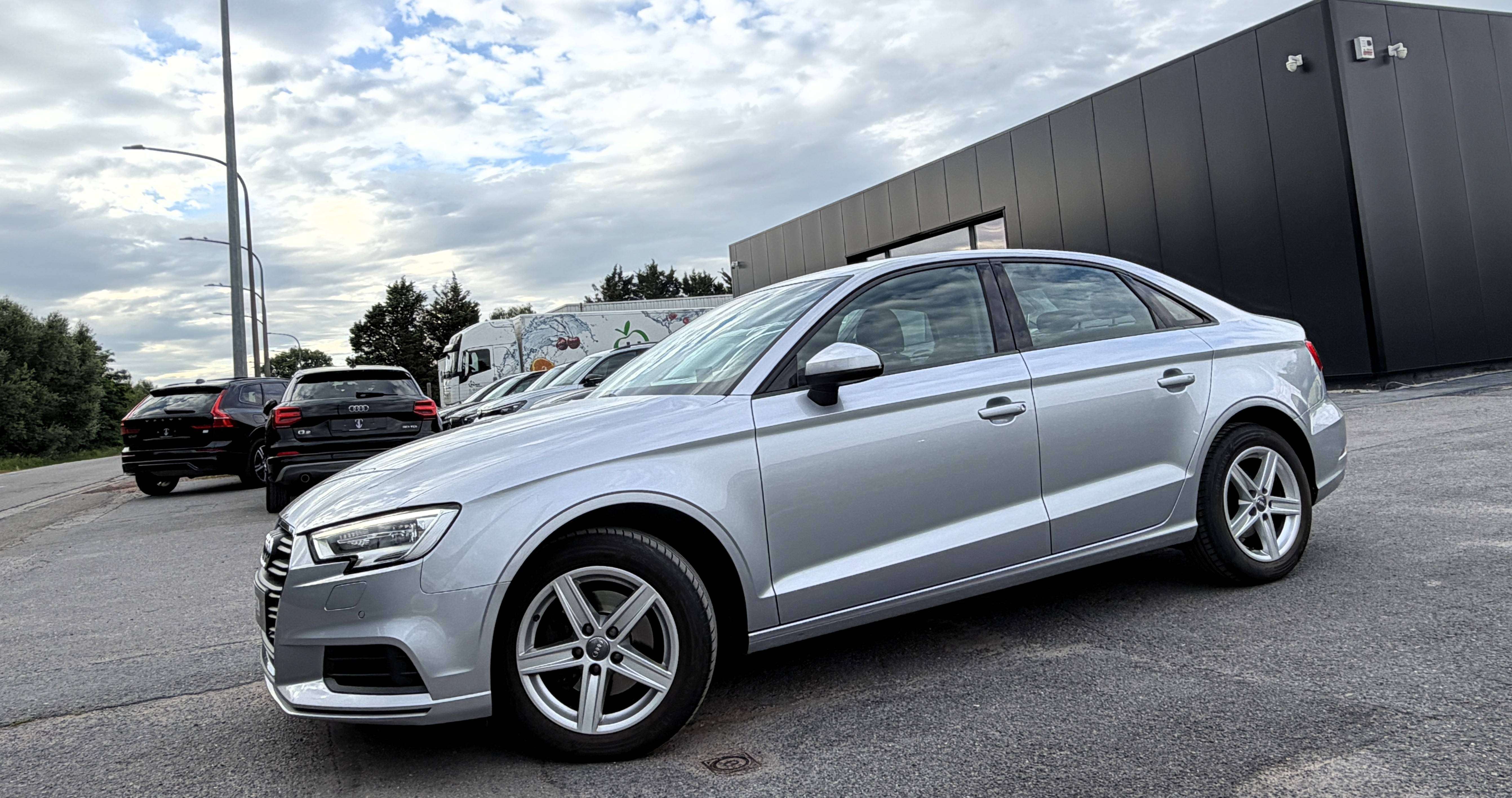 Audi A3 30 TFSI Sport Berline 1er PROPRIOLED/NAVI MMI/HISTORIQUE COMPLET