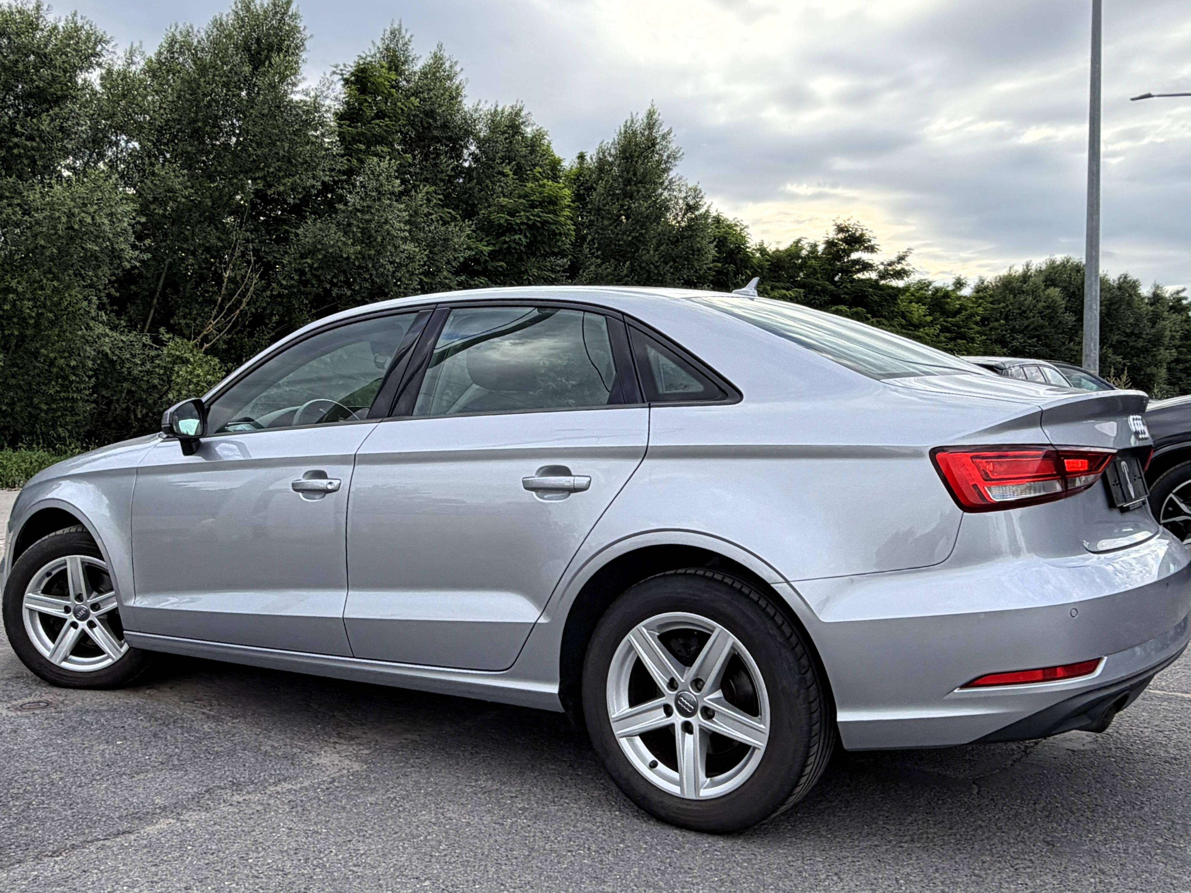 Audi A3 30 TFSI Sport Berline 1er PROPRIOLED/NAVI MMI/HISTORIQUE COMPLET