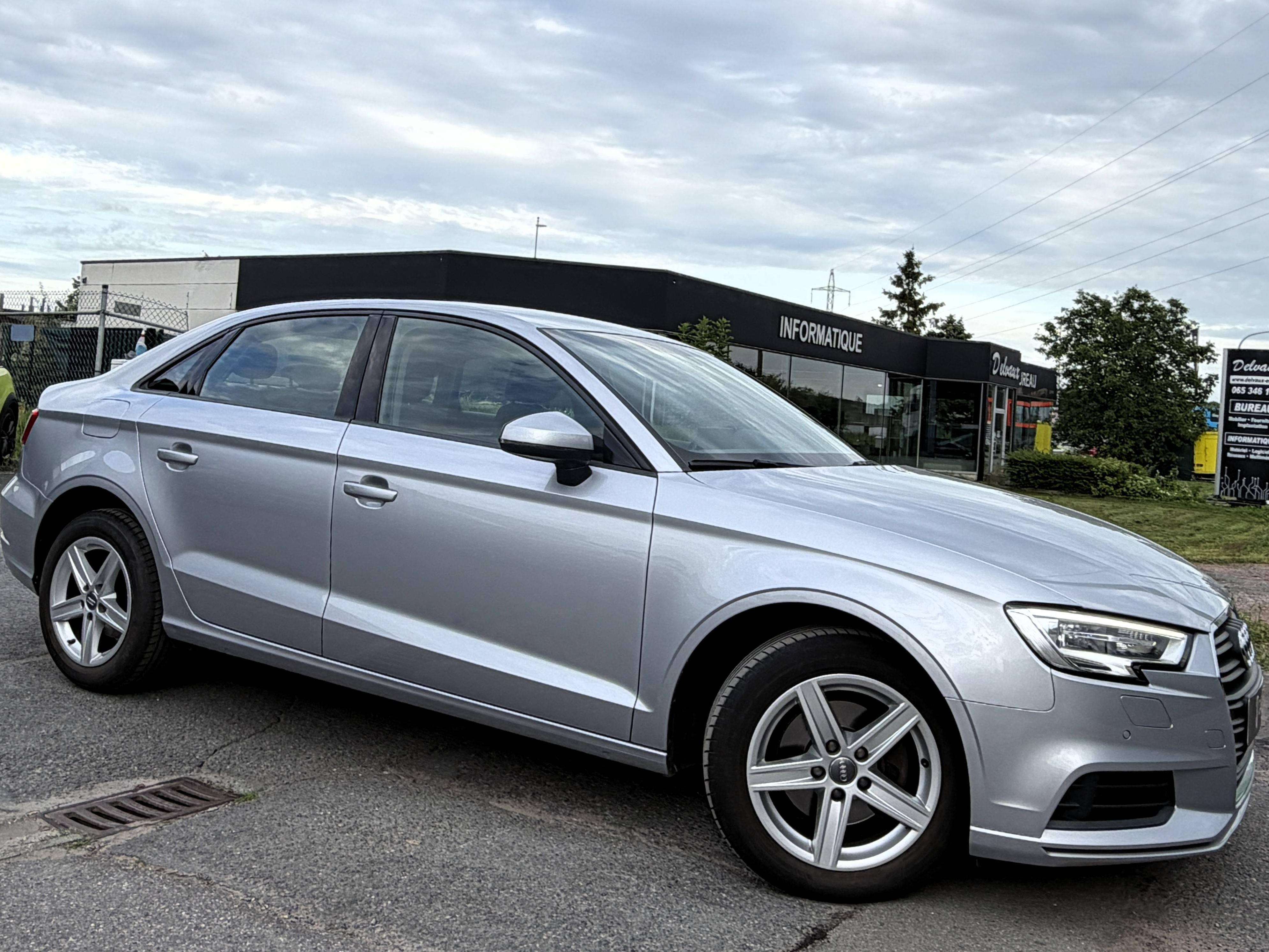 Audi A3 30 TFSI Sport Berline 1er PROPRIOLED/NAVI MMI/HISTORIQUE COMPLET
