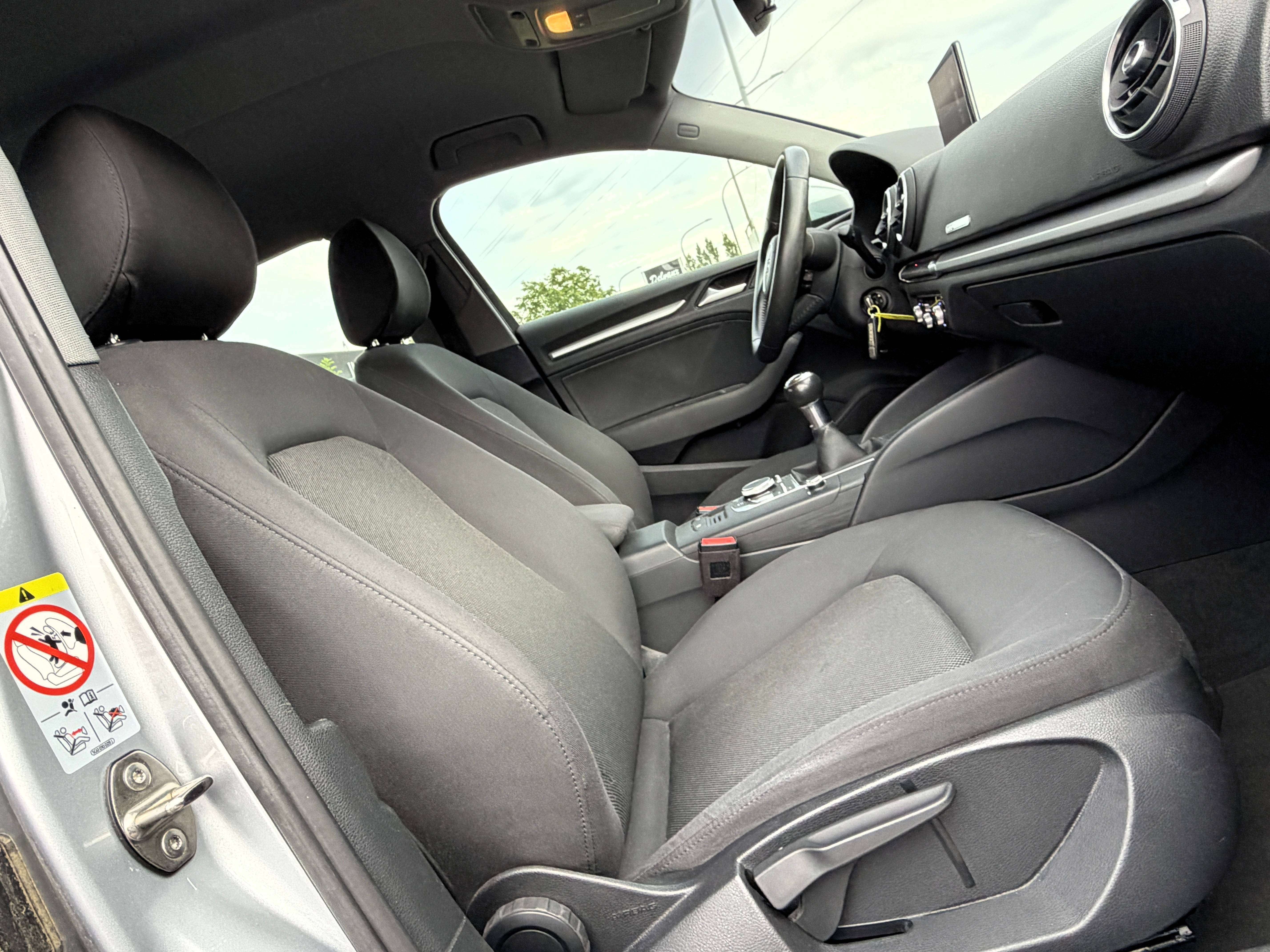Audi A3 30 TFSI Sport Berline 1er PROPRIOLED/NAVI MMI/HISTORIQUE COMPLET