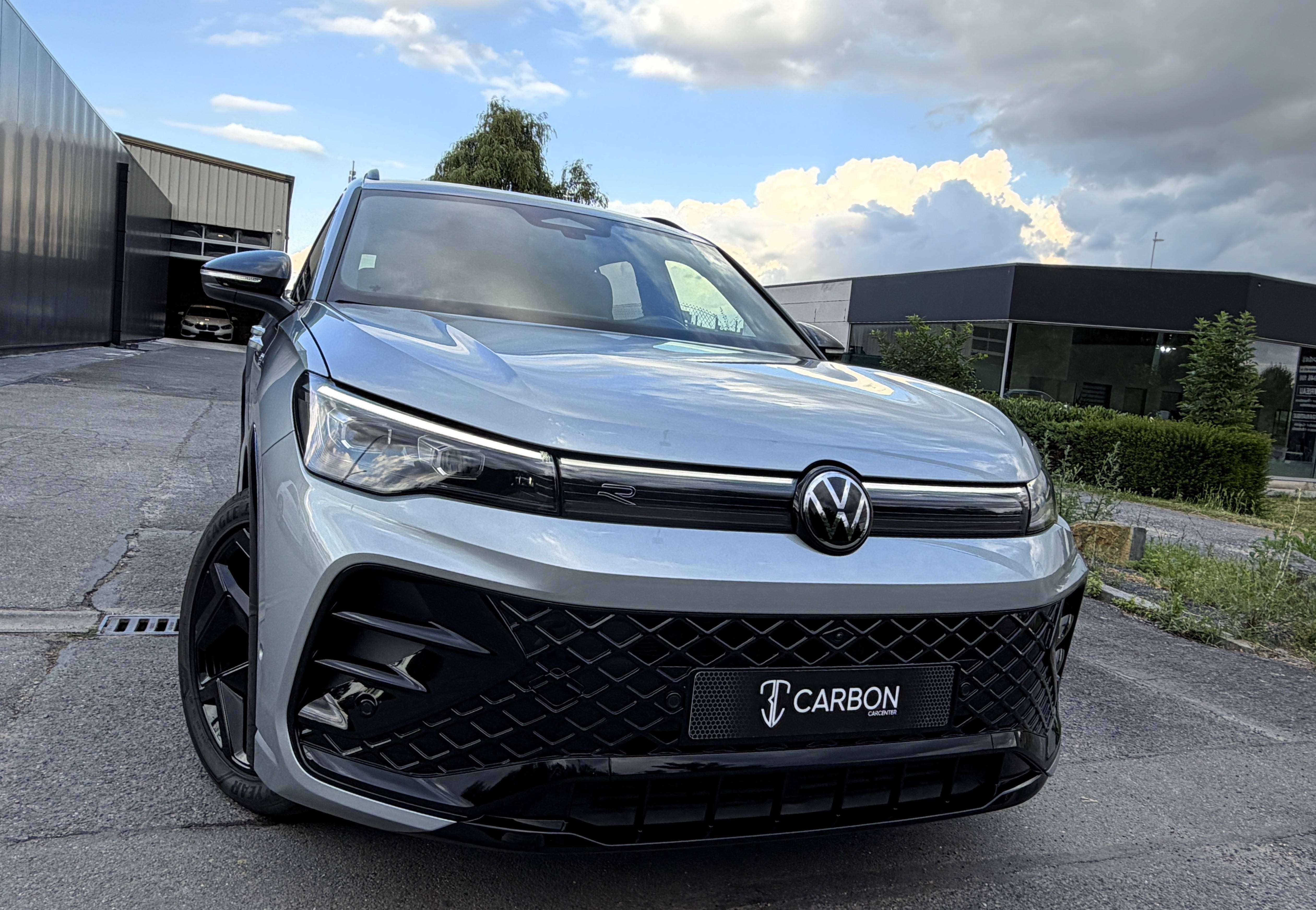 Volkswagen Tiguan 2.0 TDI R-Line DSG BLACK PACK/FULL CUIR/HEAD-UP/KEYLESS/SIEGES CHAUFF-VENTILLE/GARANTIE